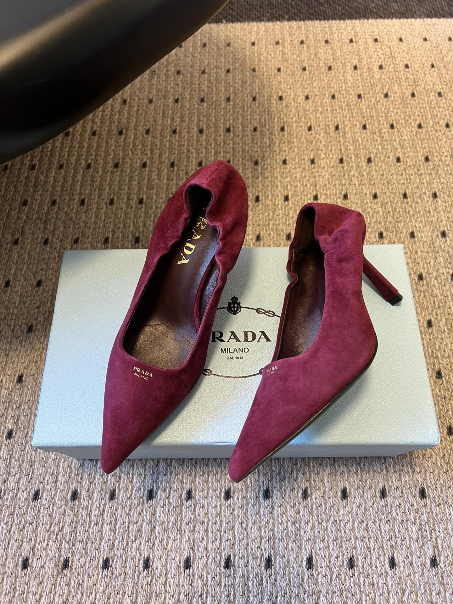 Prada 25ss Burgundy Pointed Toe Low-Cut Heels in Suede 580370
