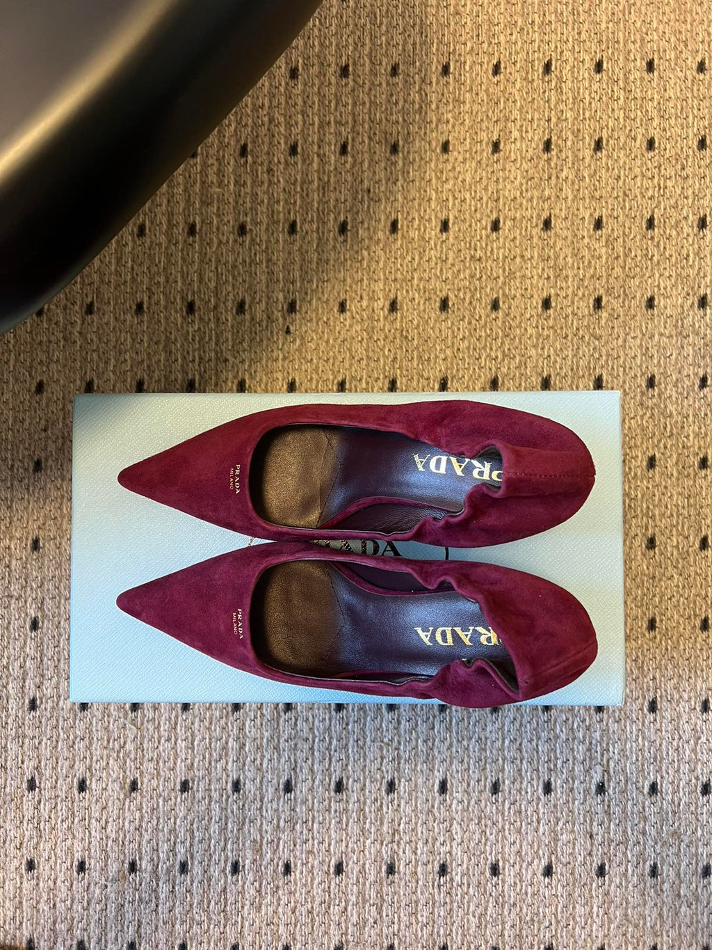 Prada 25ss Burgundy Pointed Toe Low-Cut Heels in Suede 580370