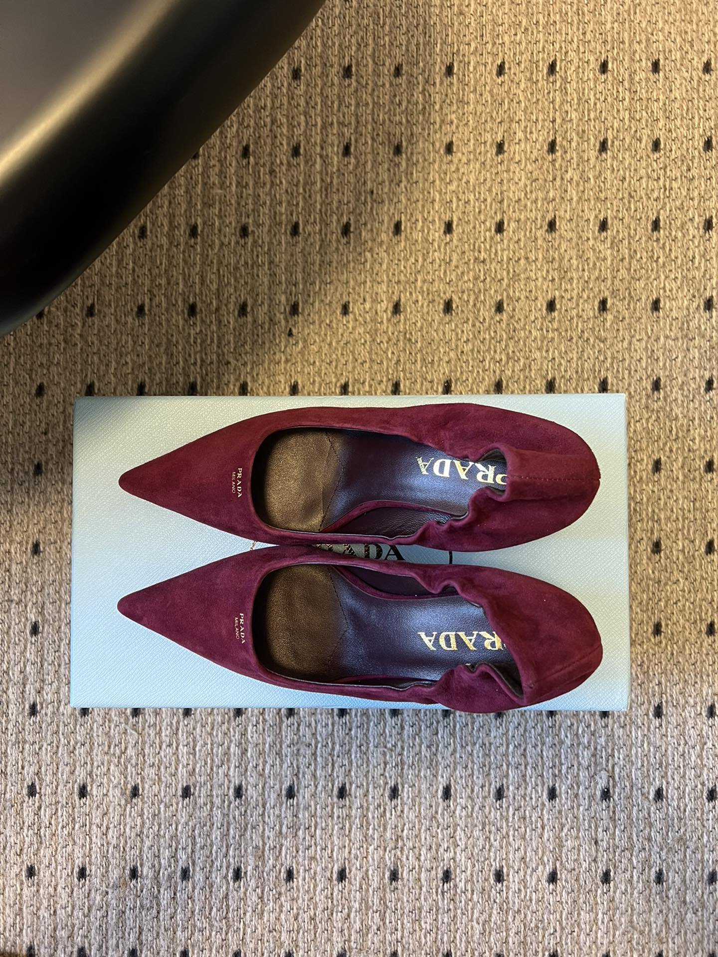 Prada 25ss Burgundy Pointed Toe Low-Cut Heels in Suede 580370