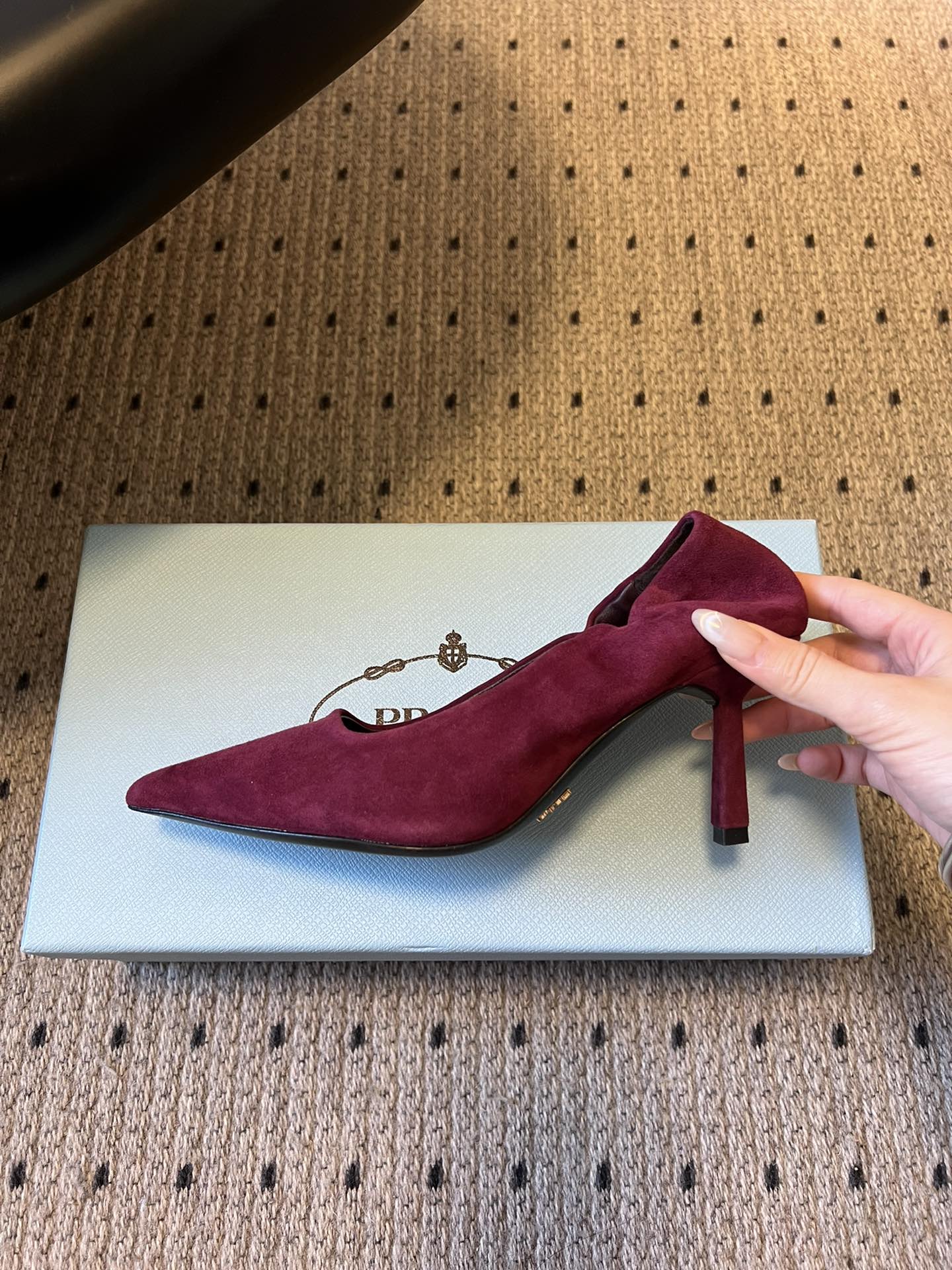 Prada 25ss Burgundy Pointed Toe Low-Cut Heels in Suede 580370