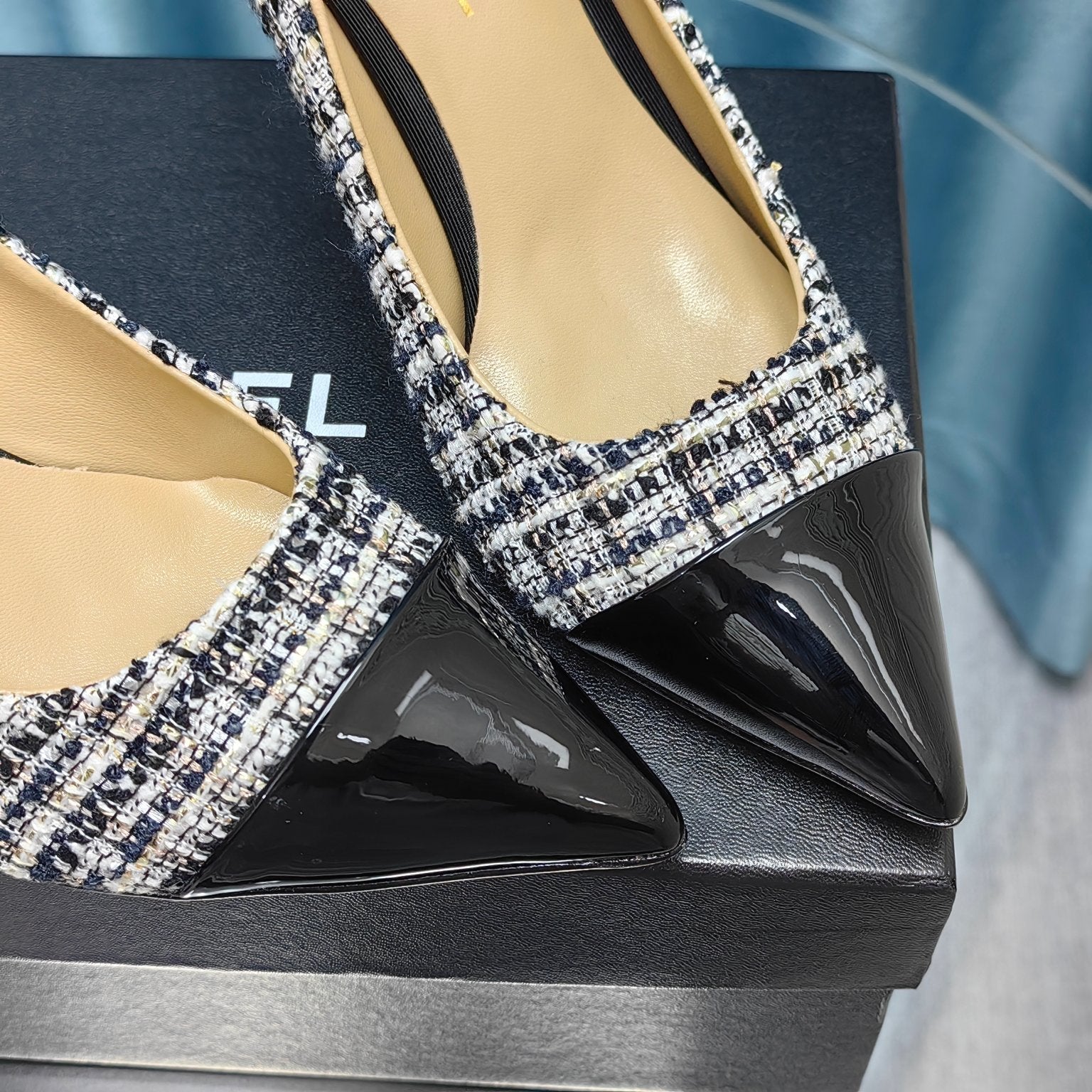 Chanel 26 Pointed Toe 85mm Pearl Black White in Coarse Tweed 712804