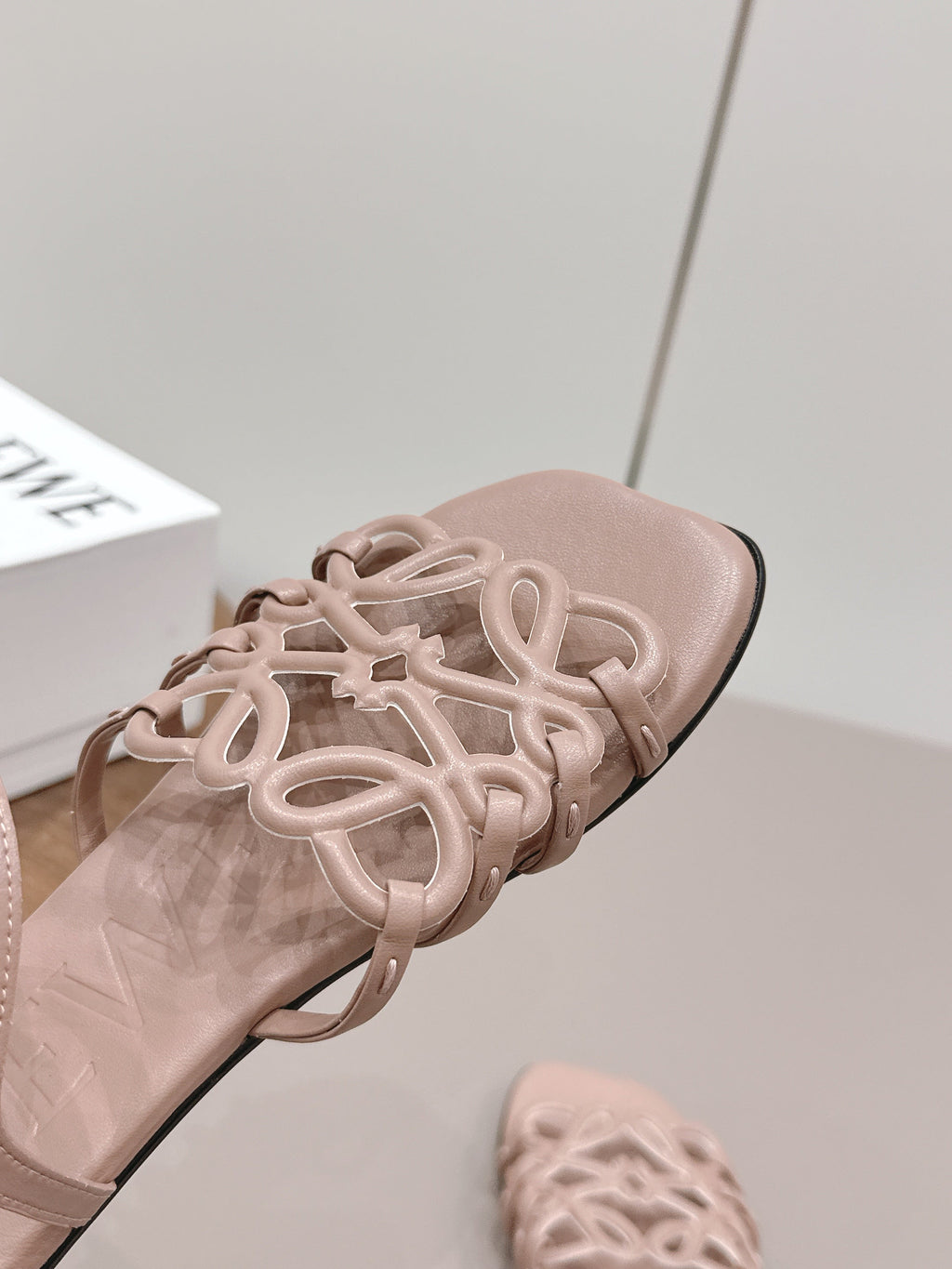 Loewe 26 Sandal Pink in Sheepskin 738808