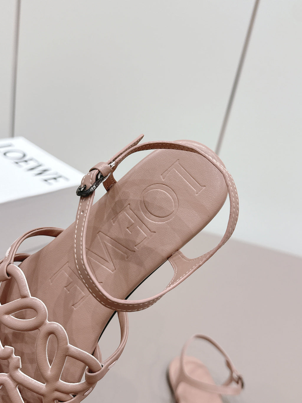 Loewe 26 Sandal Pink in Sheepskin 738808
