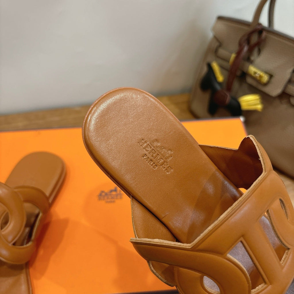 HM  Sandal Brown Silver in Calfskin 743976