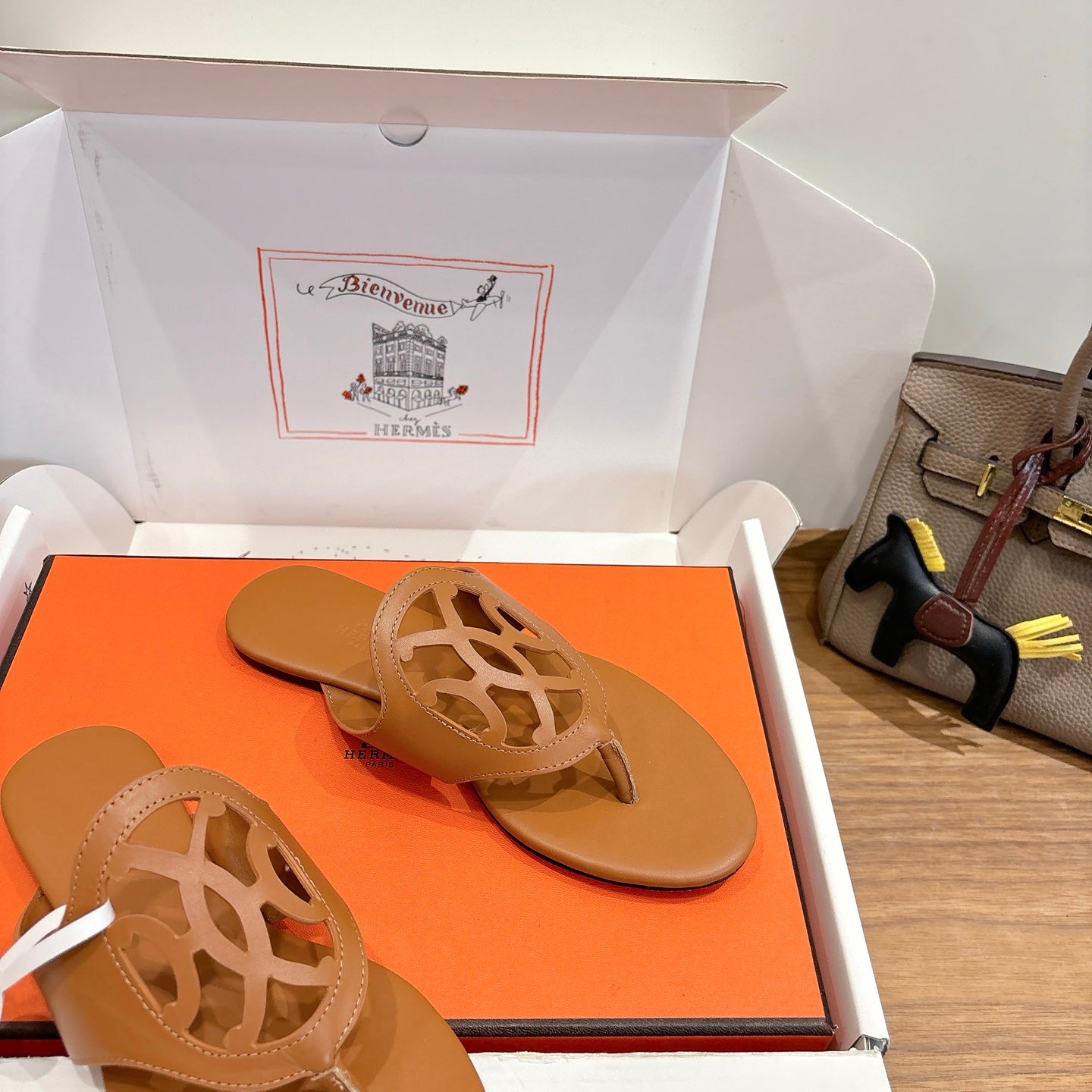 HM Mage Sandal Brown in Calfskin 744043