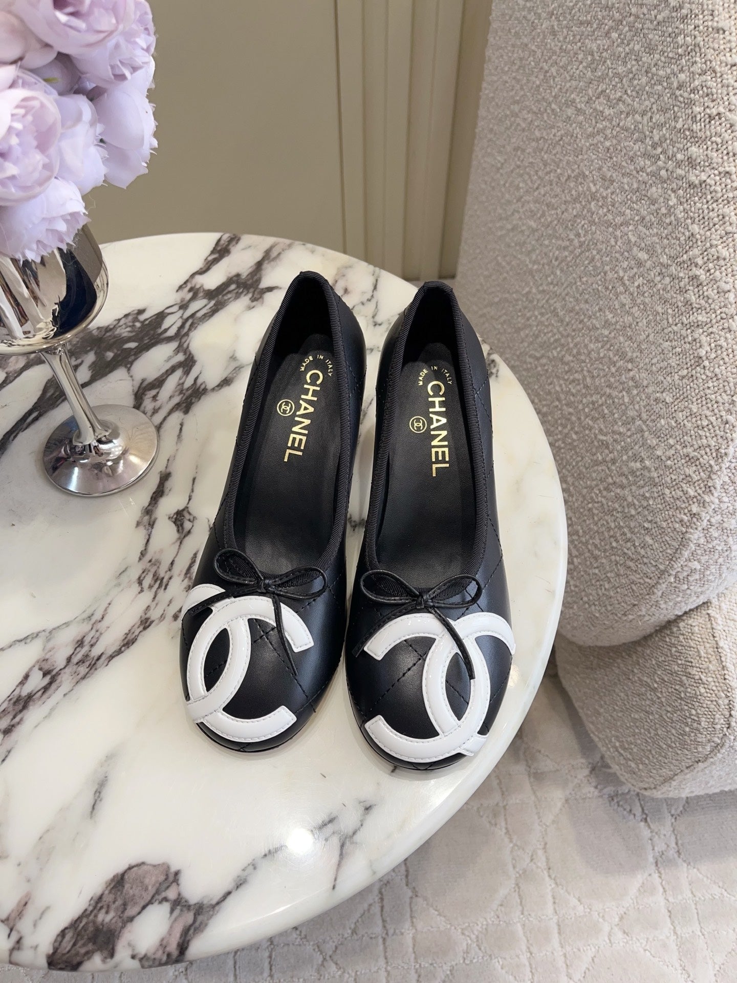 CC 26 Pump with Pearl Heels 65mm Black in Cowhide 808018