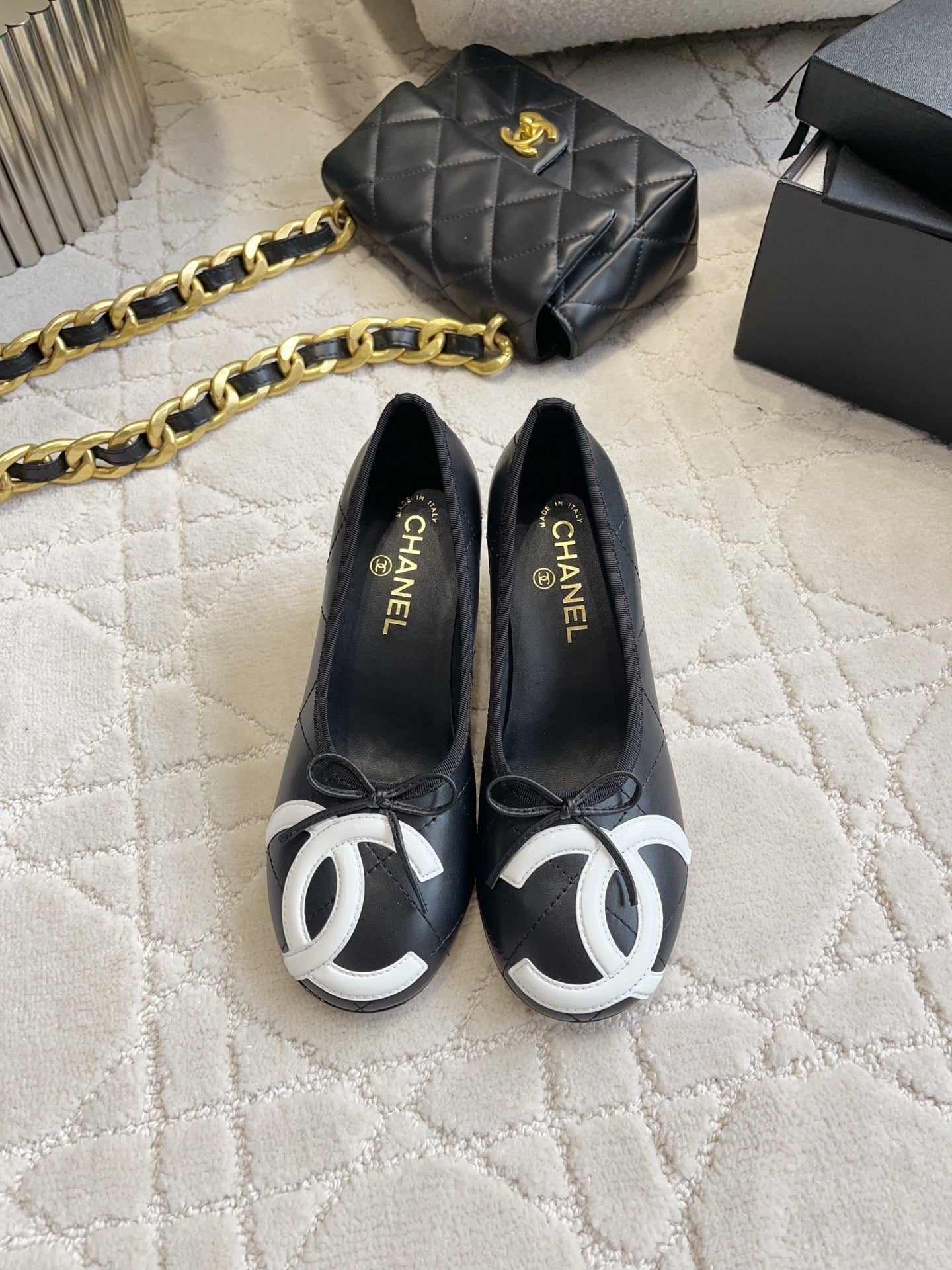 CC 26 Pump with Pearl Heels 65mm Black in Cowhide 808018
