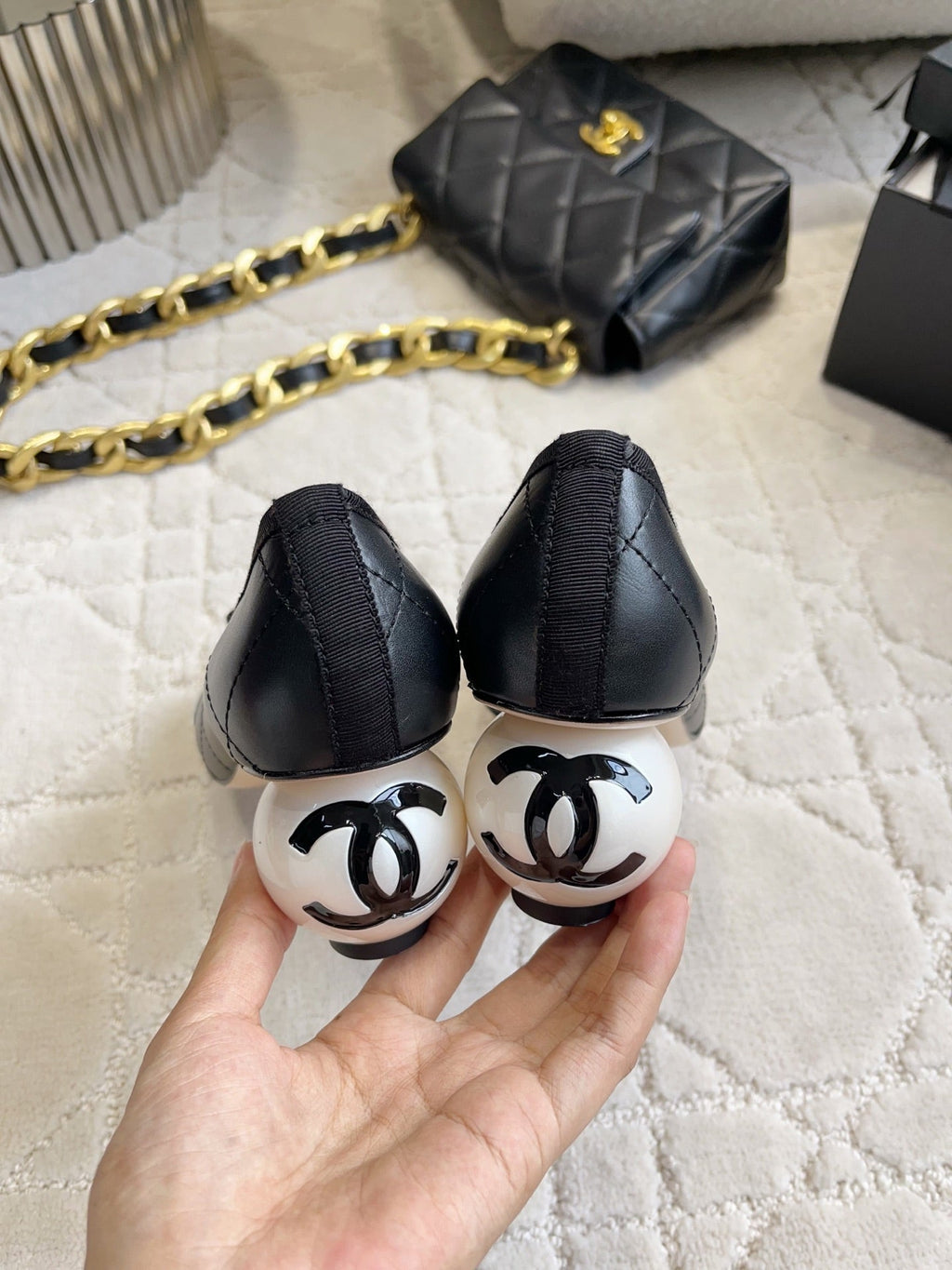 CC 26 Pump with Pearl Heels 65mm Black in Cowhide 808018