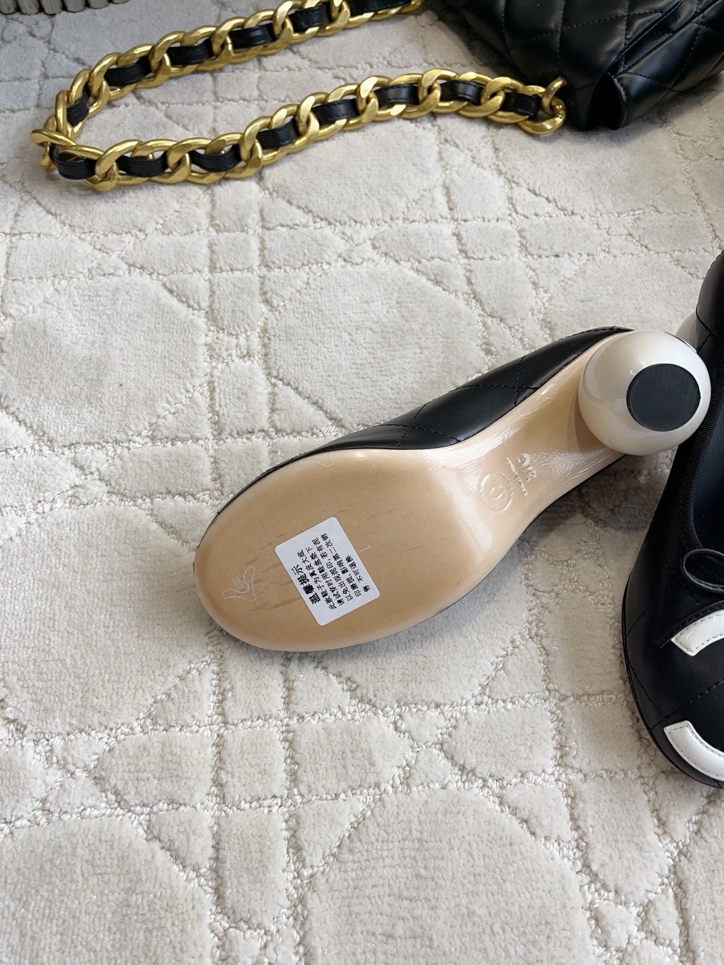 CC 26 Pump with Pearl Heels 65mm Black in Cowhide 808018