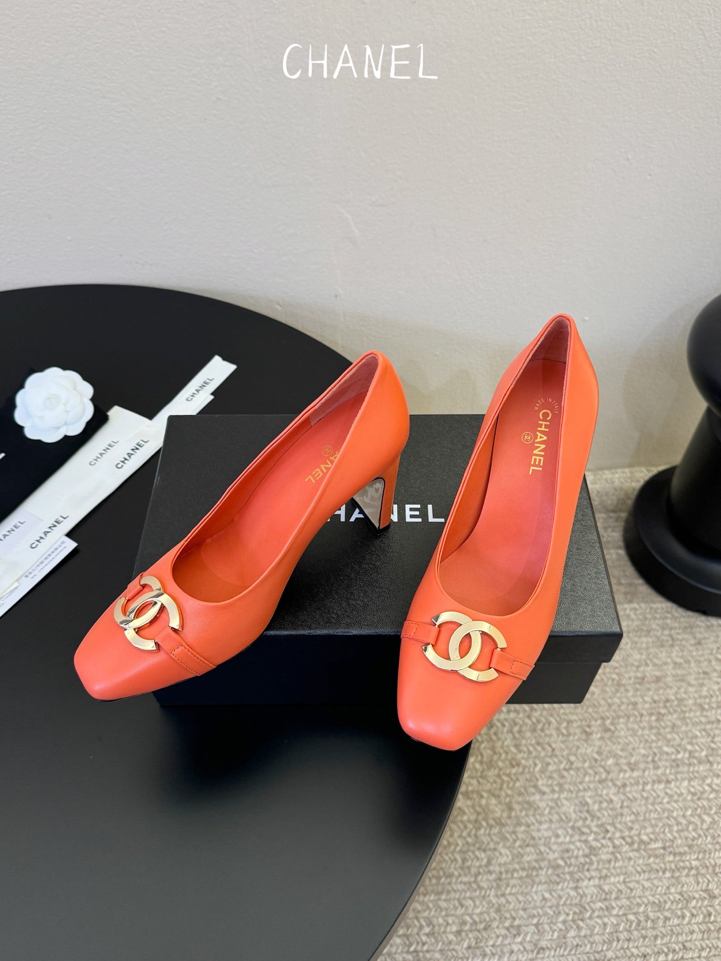 CC 26ss Logo Square-Toe Pumps Light Orange Lambskin 835686