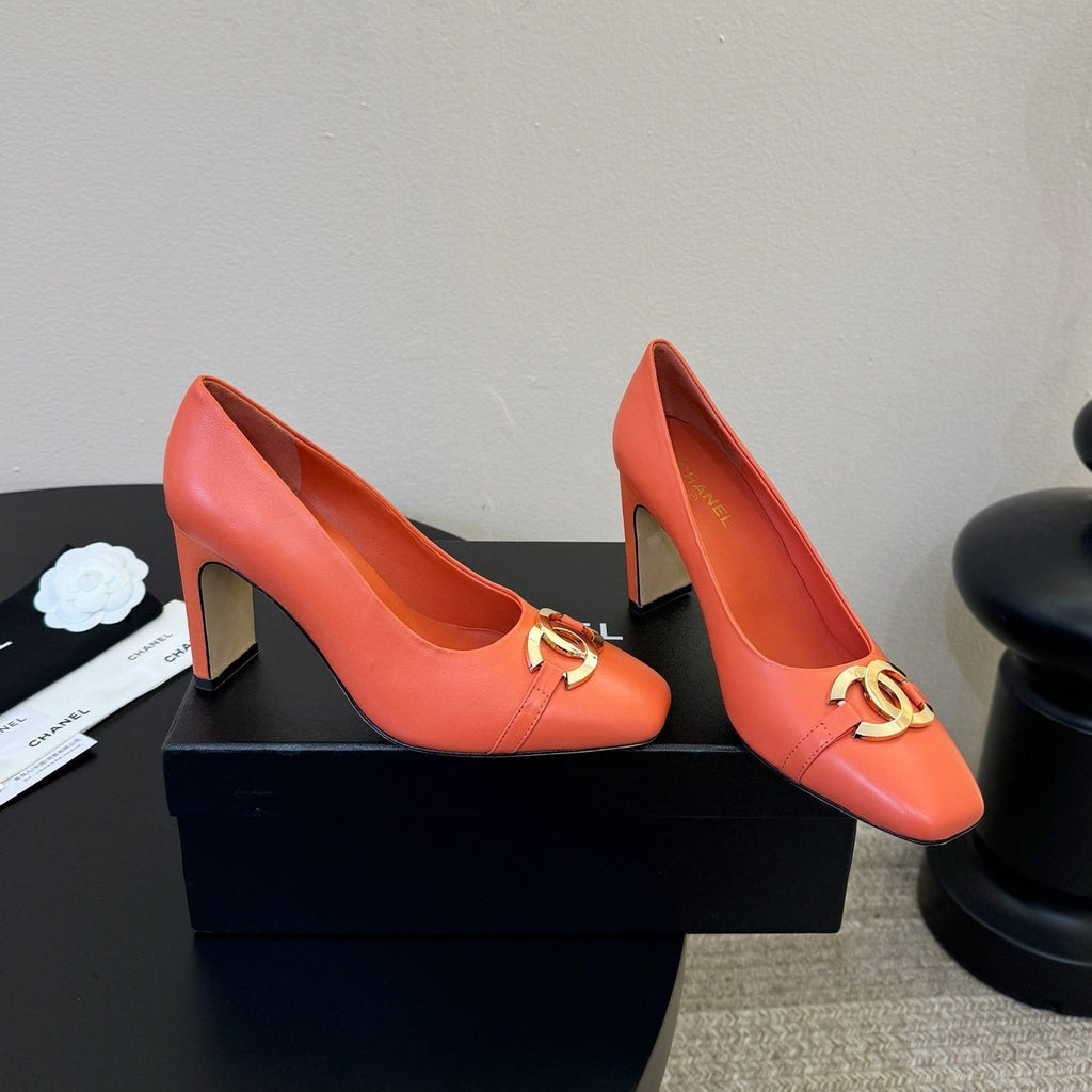 CC 26ss Logo Square-Toe Pumps Light Orange Lambskin 835686