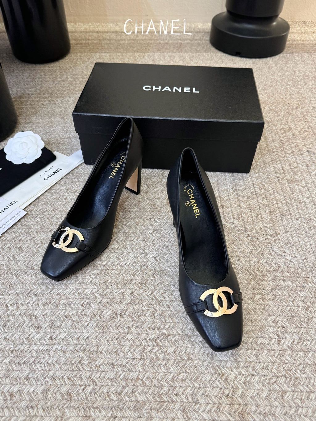 CC 26ss Logo Square-Toe Pumps Black Lambskin 835683