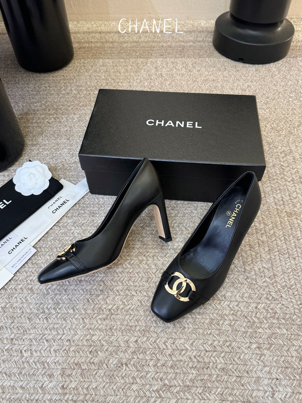 CC 26ss Logo Square-Toe Pumps Black Lambskin 835683