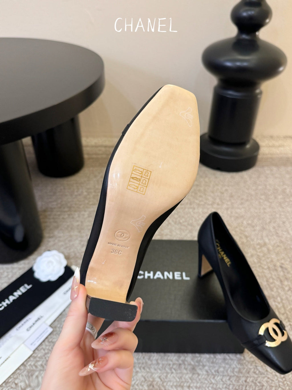 CC 26ss Logo Square-Toe Pumps Black Lambskin 835683