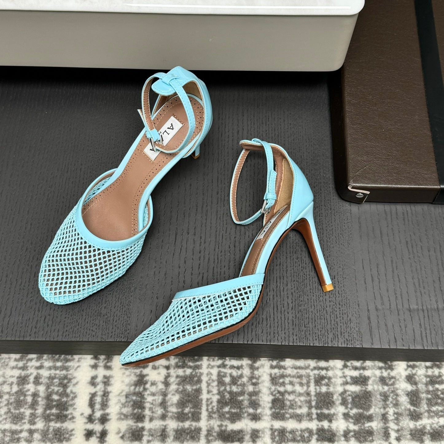 Alai Mesh Pumps 10.5cm Blue Mesh & Patent Leather