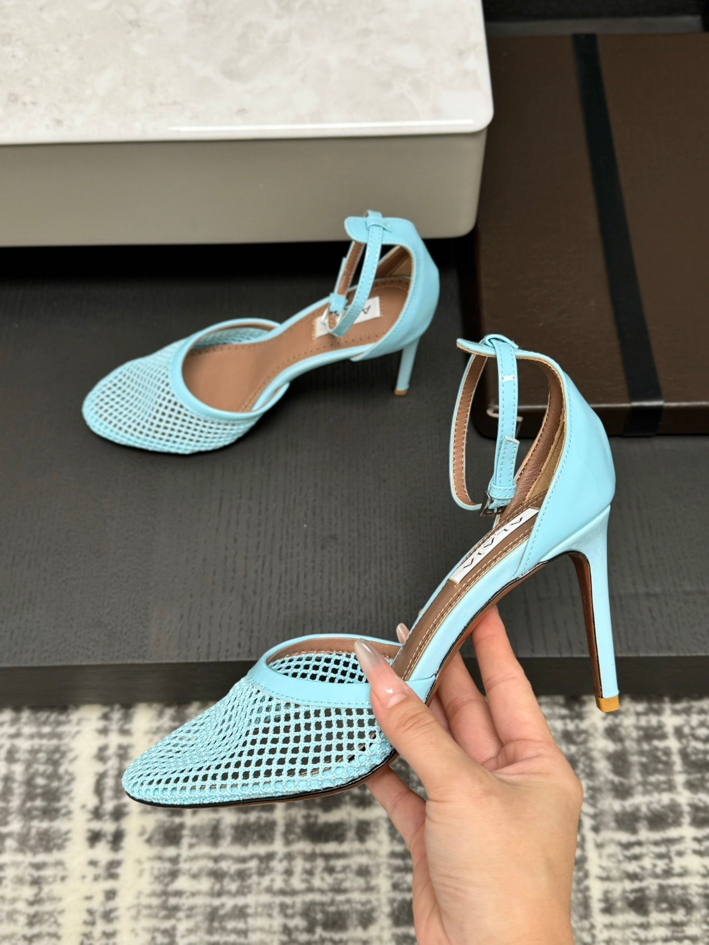 Alai Mesh Pumps 10.5cm Blue Mesh & Patent Leather