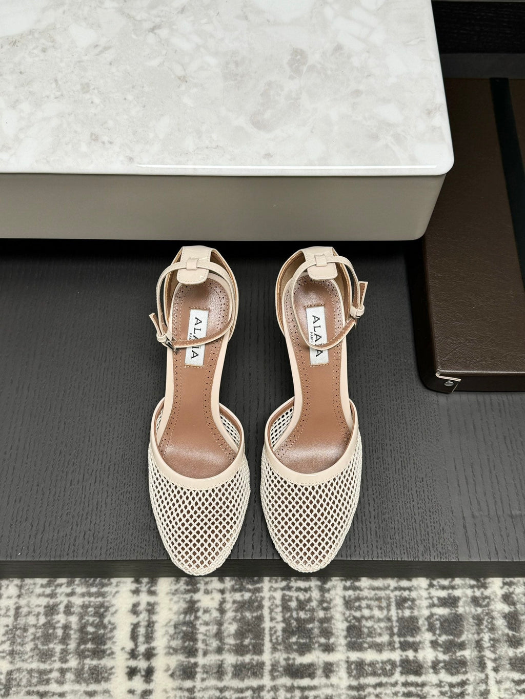 Alai Mesh Pumps 10.5cm Beige Mesh & Patent Leather