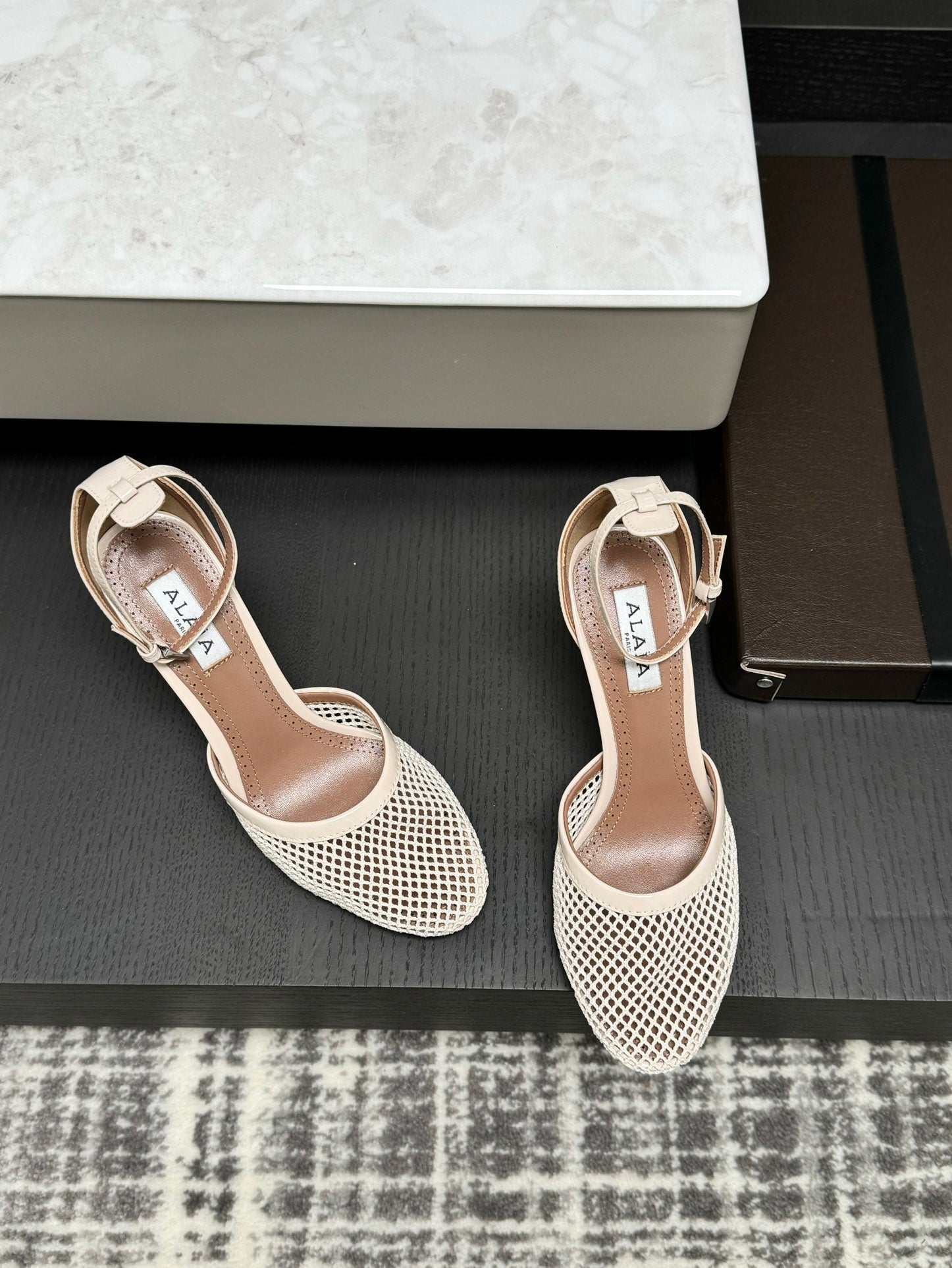 Alai Mesh Pumps 10.5cm Beige Mesh & Patent Leather