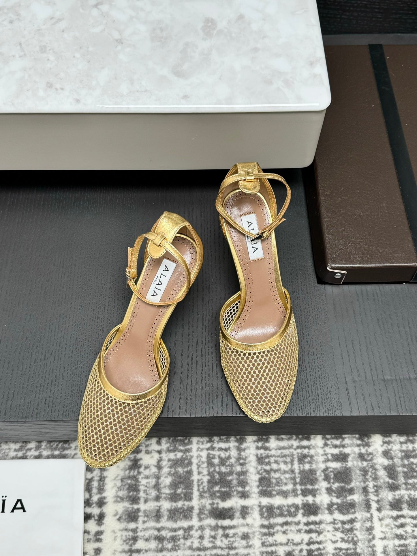 Alai Mesh Pumps 10.5cm Gold Mesh & Patent Leather