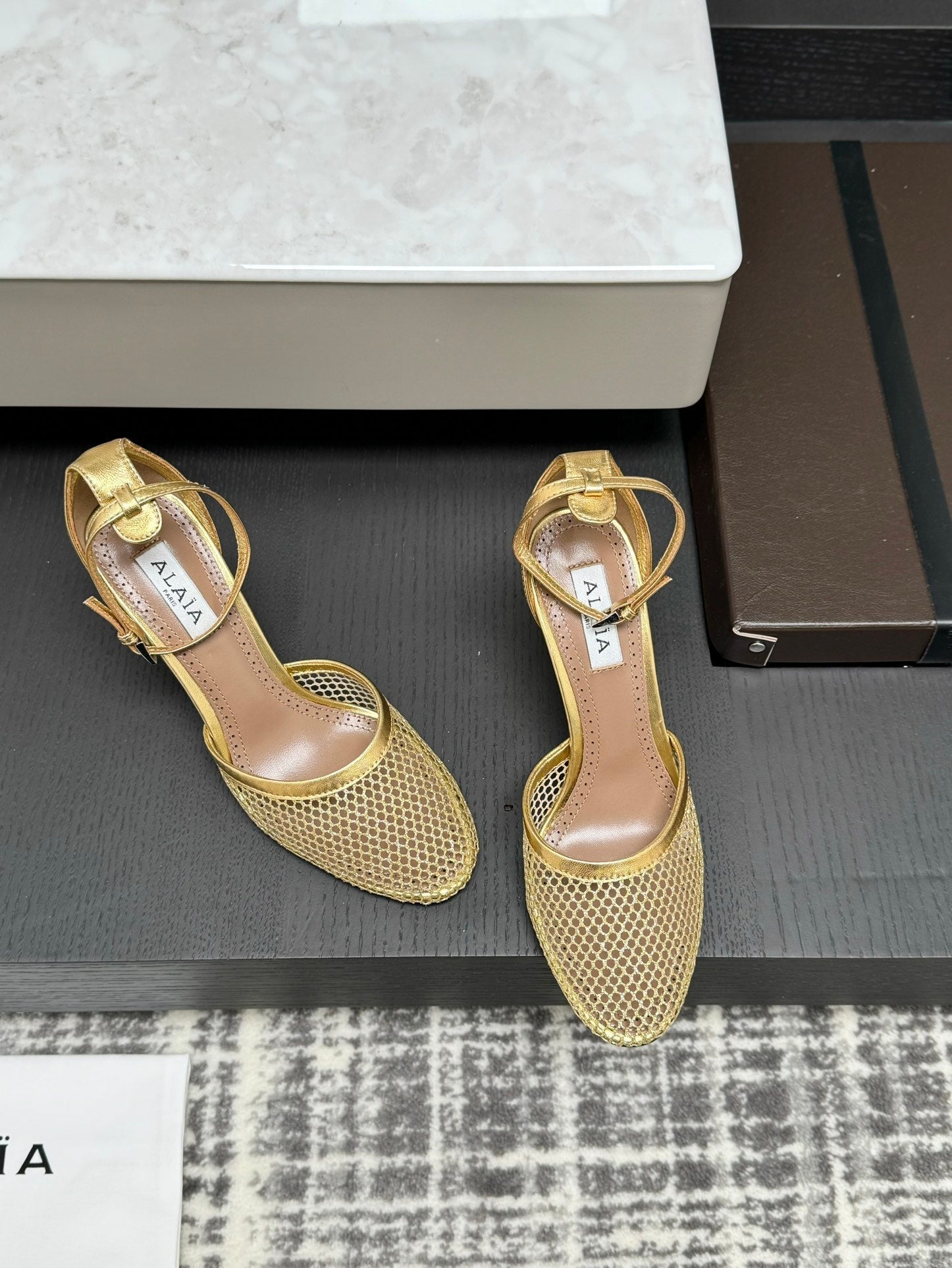 Alai Mesh Pumps 10.5cm Gold Mesh & Patent Leather
