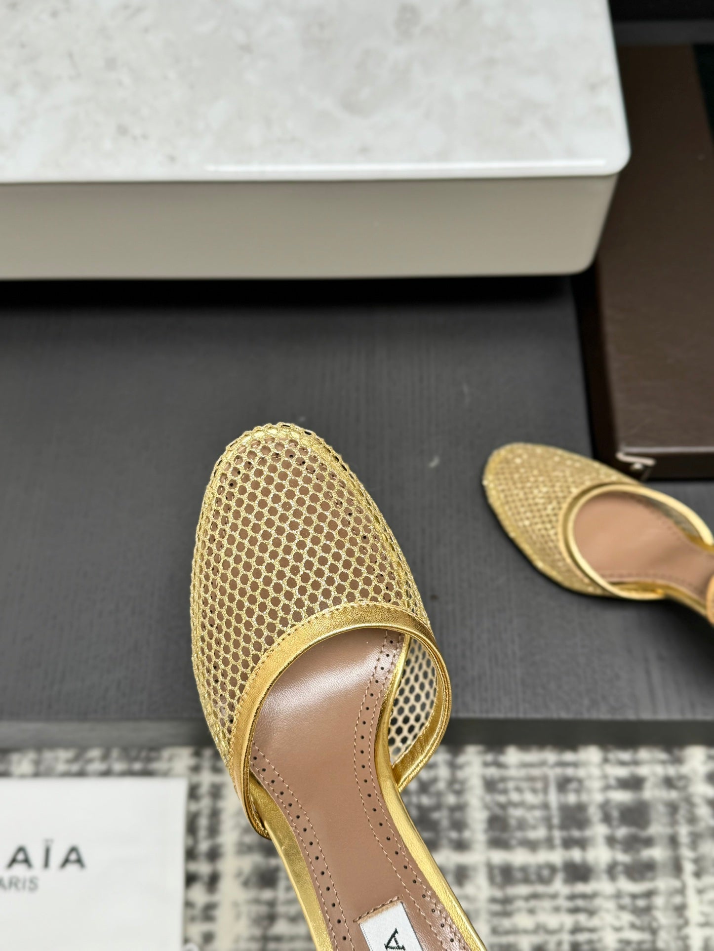 Alai Mesh Pumps 10.5cm Gold Mesh & Patent Leather
