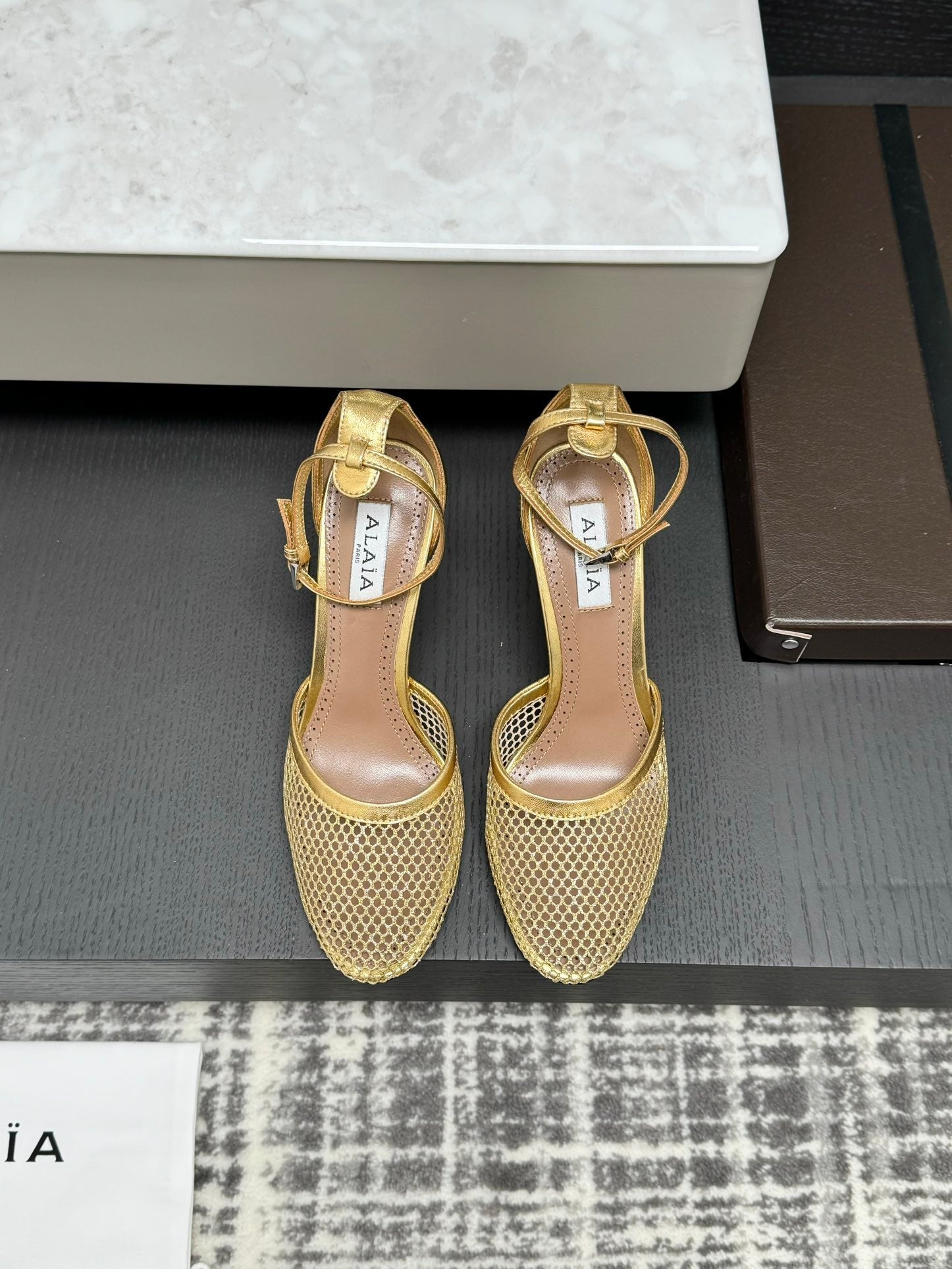 Alai Mesh Pumps 10.5cm Gold Mesh & Patent Leather