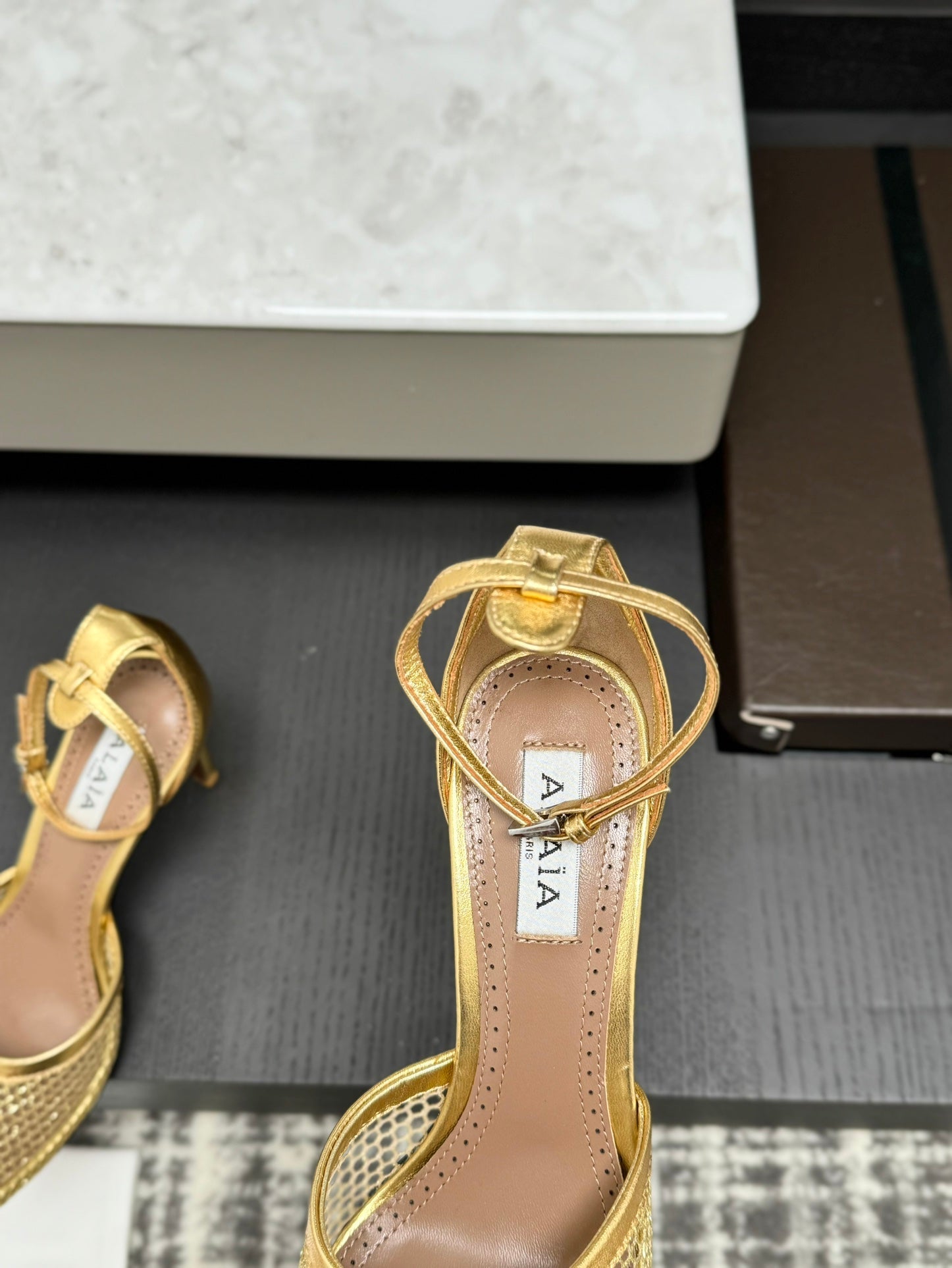 Alai Mesh Pumps 10.5cm Gold Mesh & Patent Leather