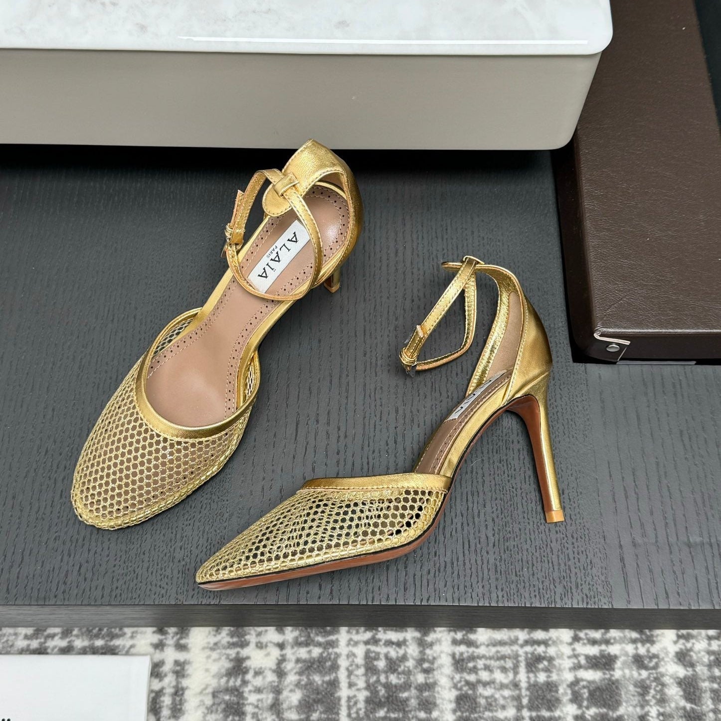 Alai Mesh Pumps 10.5cm Gold Mesh & Patent Leather