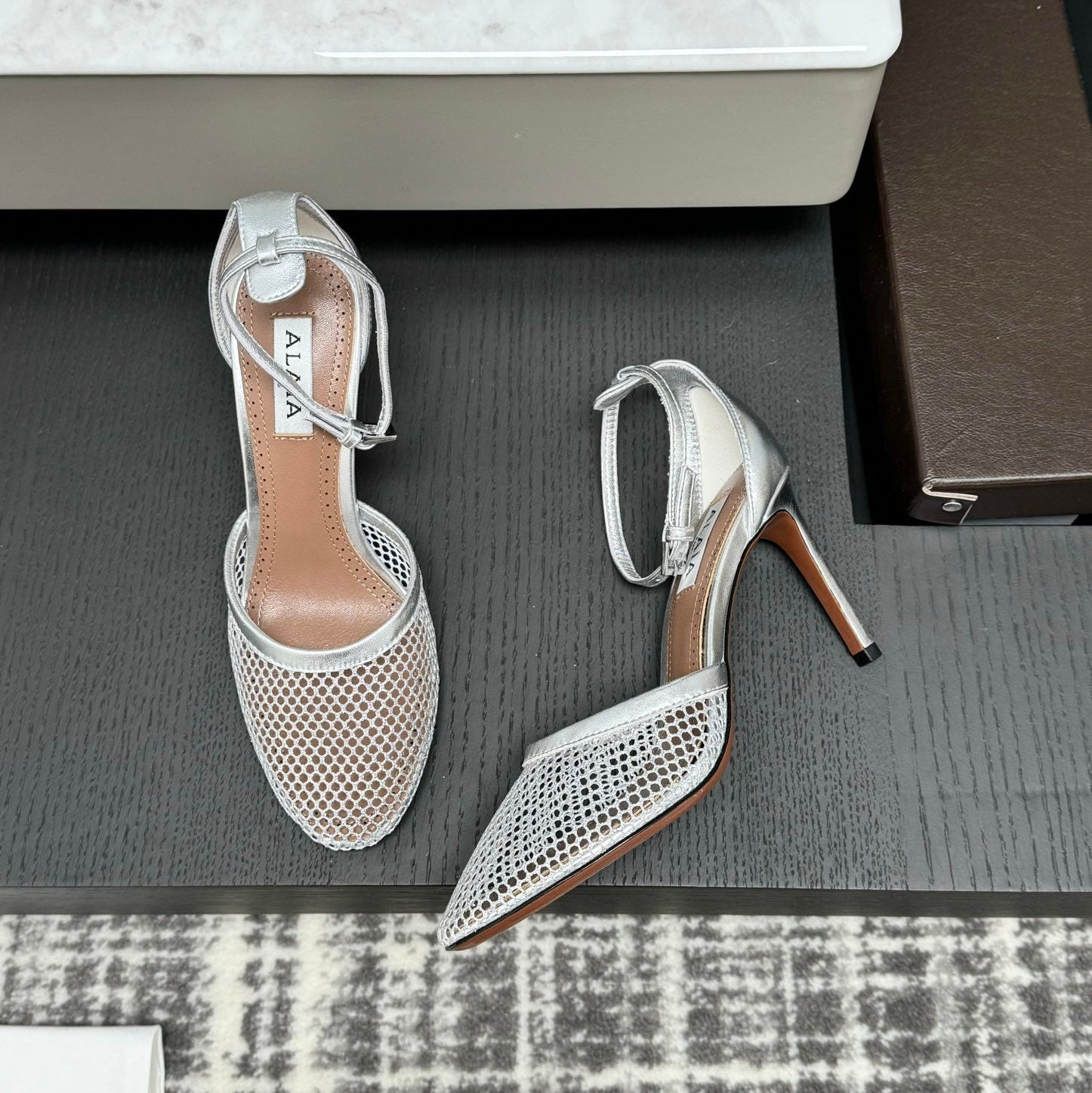 Alai Mesh Pumps 10.5cm Silver Mesh & Patent Leather