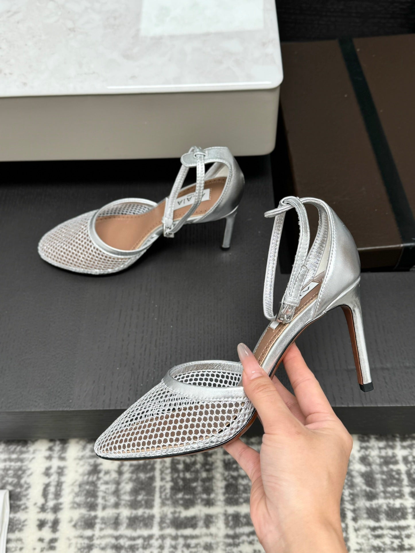 Alai Mesh Pumps 10.5cm Silver Mesh & Patent Leather