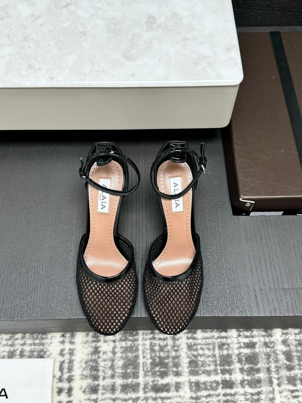 Alai Mesh Pumps 10.5cm Black Mesh & Patent Leather