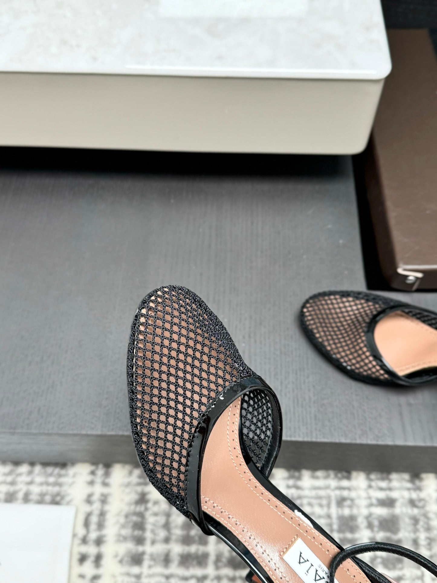 Alai Mesh Pumps 10.5cm Black Mesh & Patent Leather