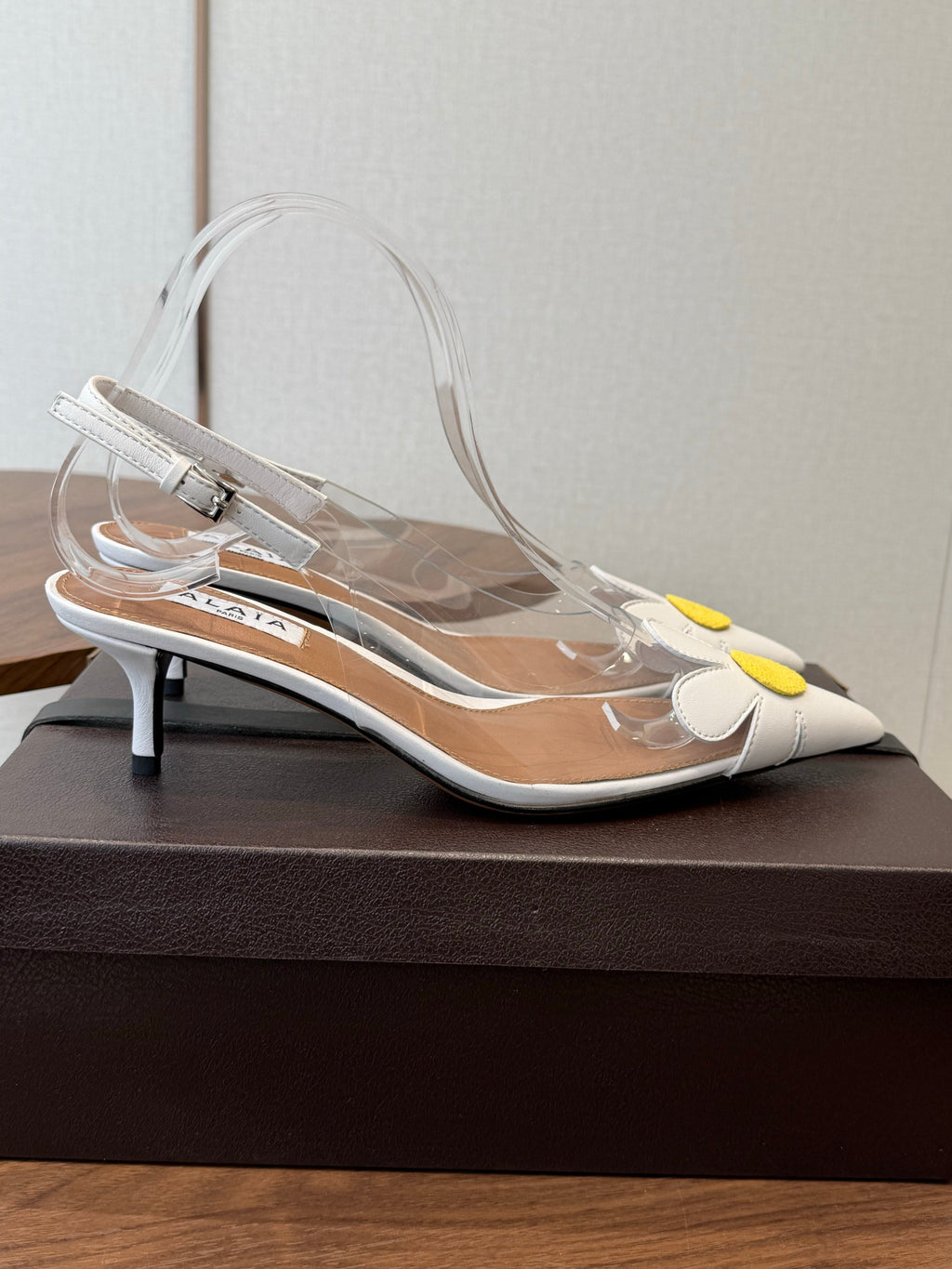 Alaia Daisy Slingback Pumps 55mm Cowhide Clear PVC 889950