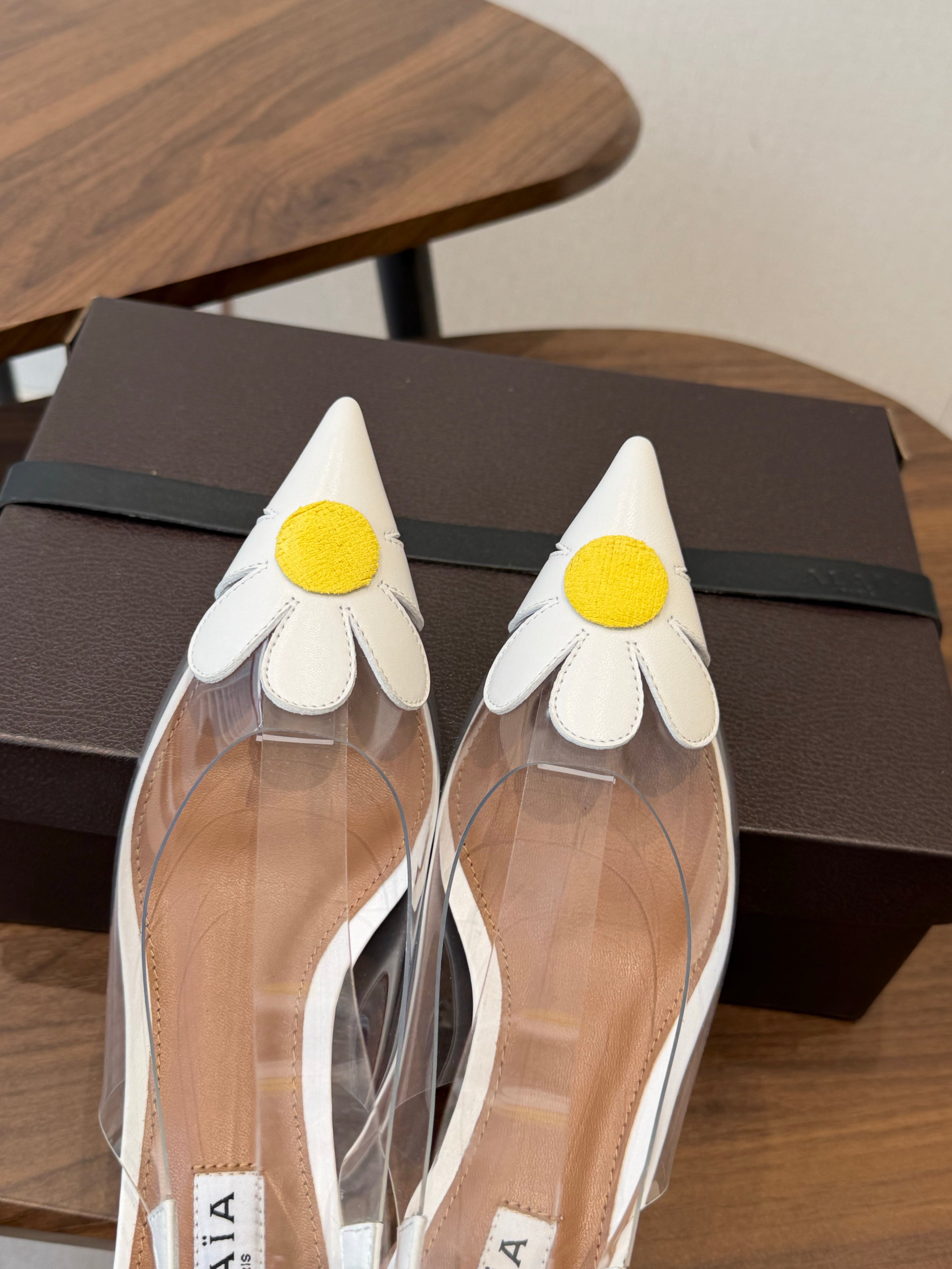 Alaia Daisy Slingback Pumps 55mm Cowhide Clear PVC 889950
