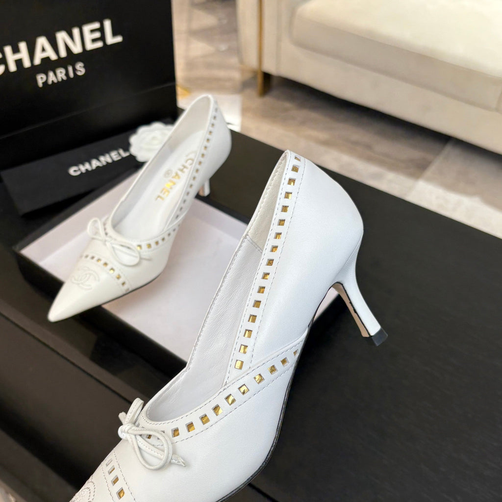 CC Bow Pointed Toe Pumps 6.5cm White Leather 912933