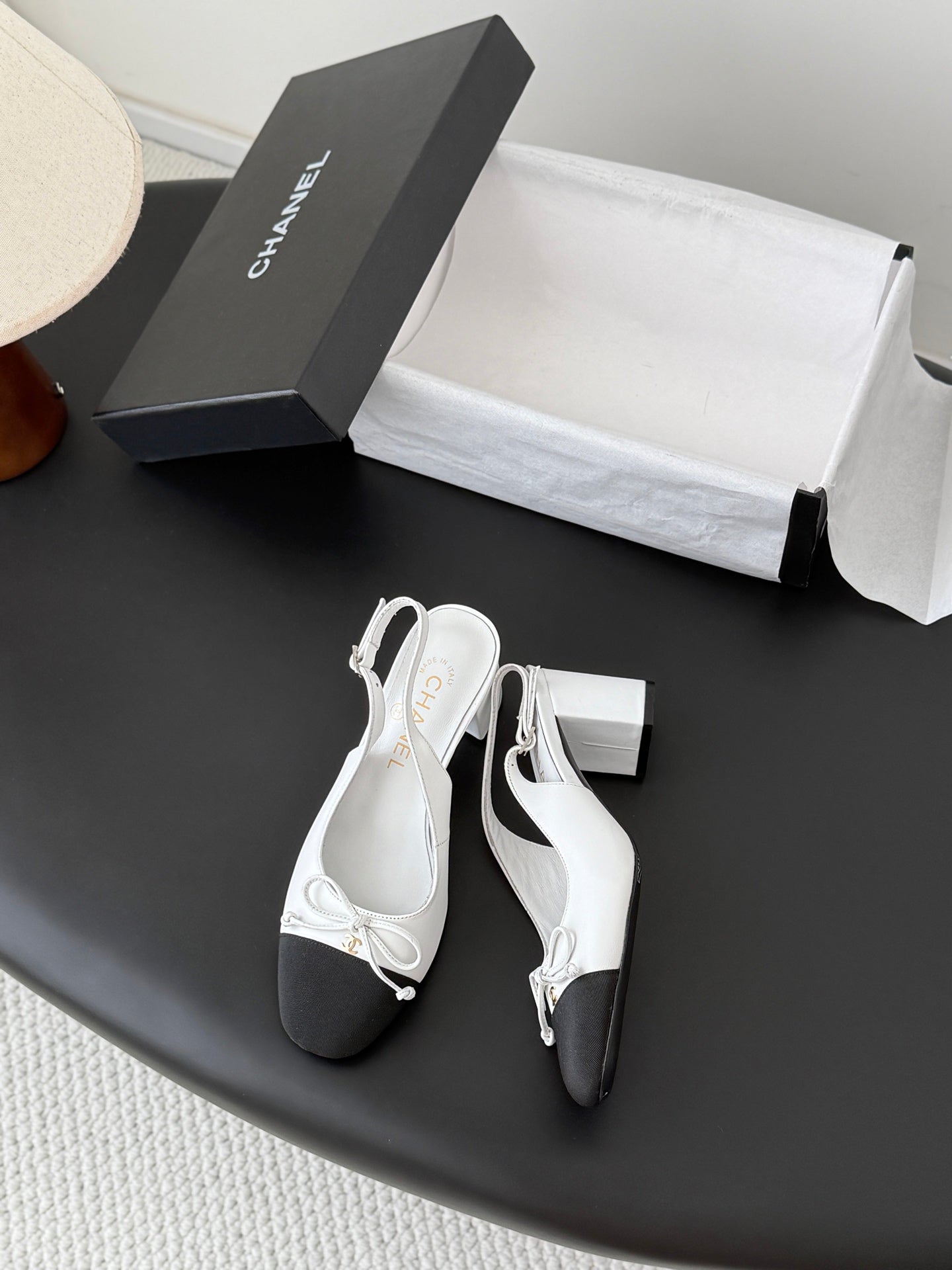 CC Square Toe Slingback Pumps Black White Leather 915053