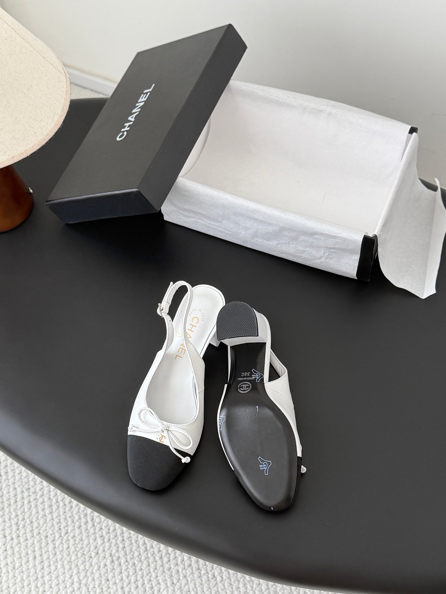 CC Square Toe Slingback Pumps Black White Leather 915053