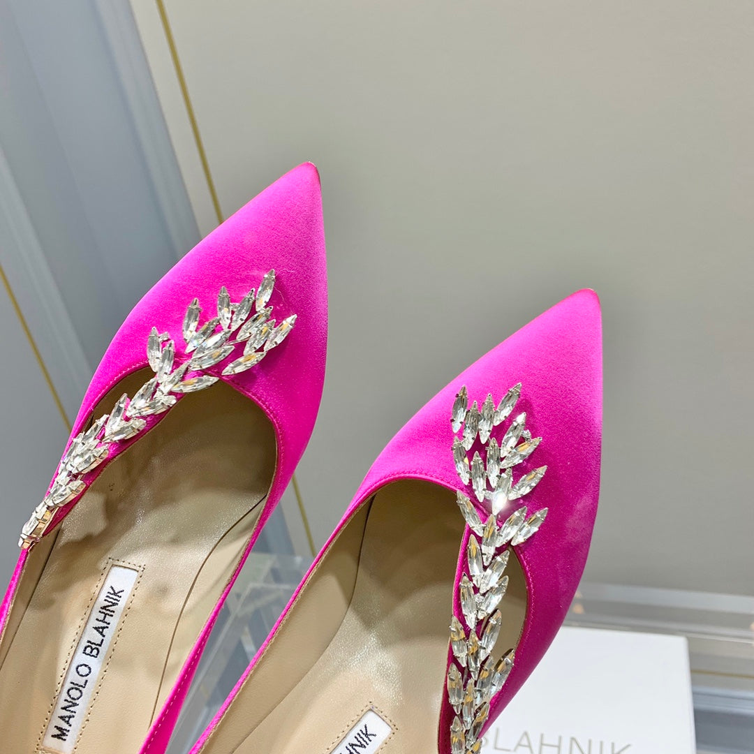 Manolo Wheat Ear Rhinestone High Heels Pumps Dark Pink Silk Fabric 327452