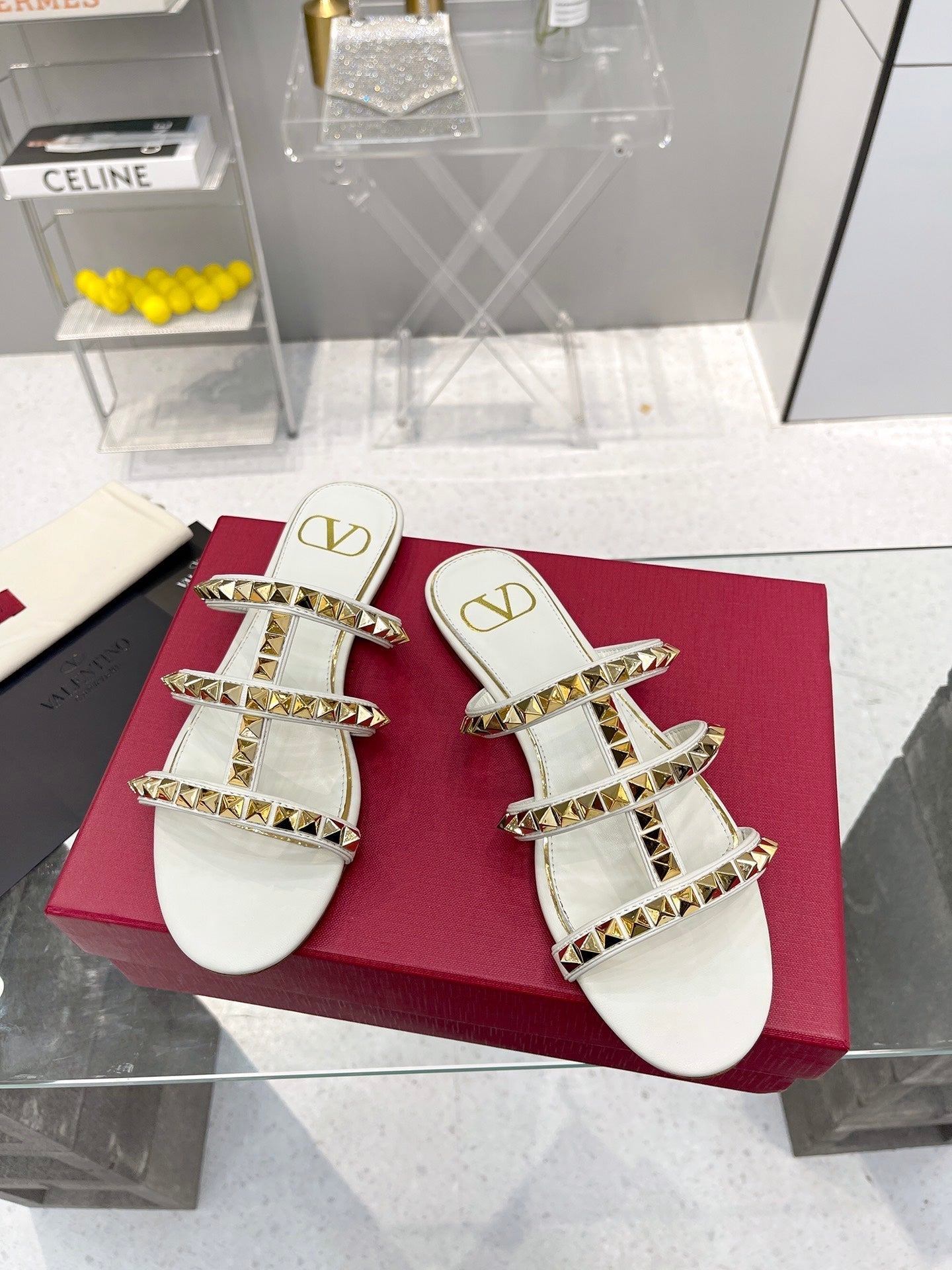 VT 26s Rockstud Flat Sandals White Sheepskin 714934