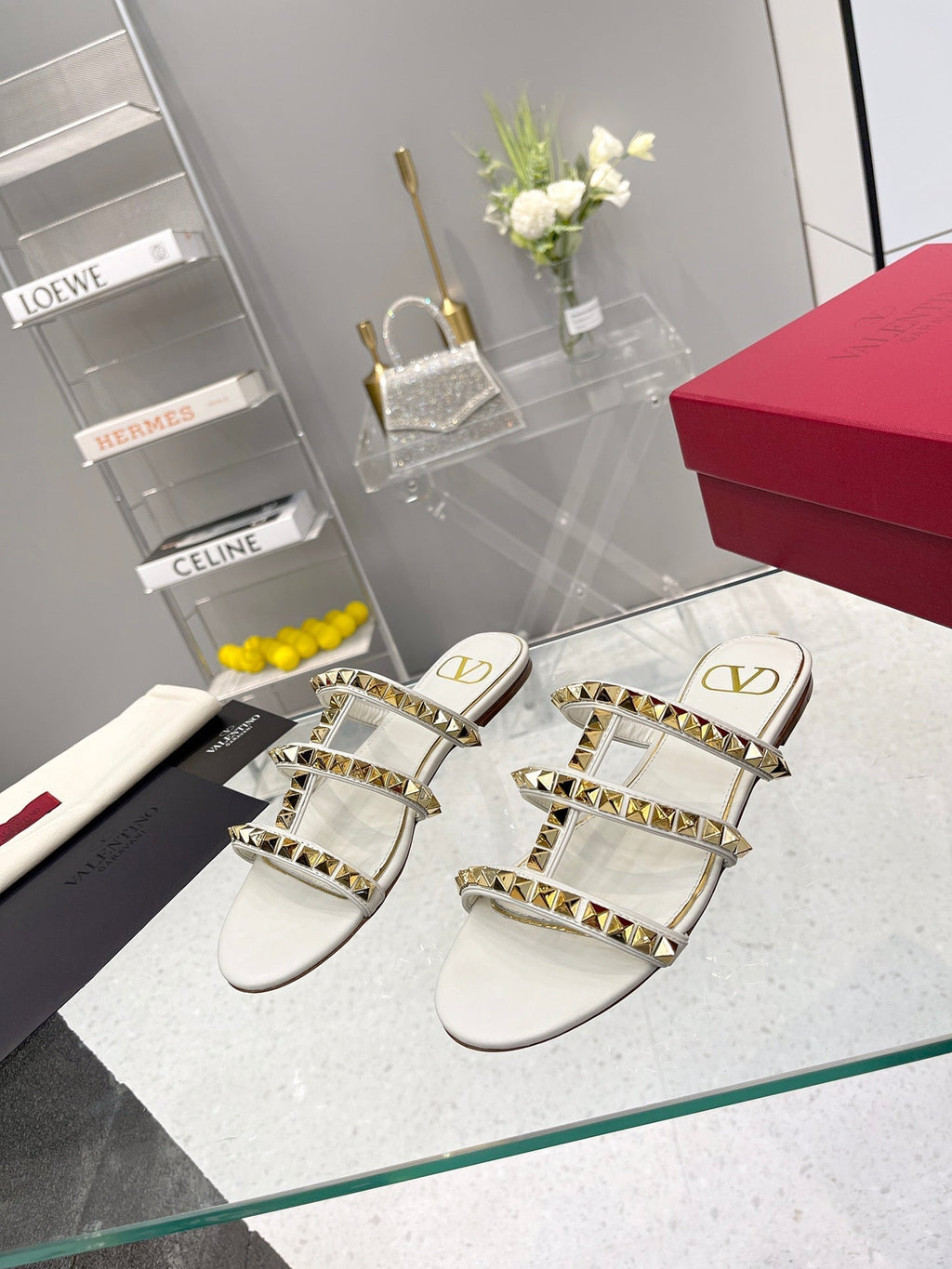 VT 26s Rockstud Flat Sandals White Sheepskin 714934