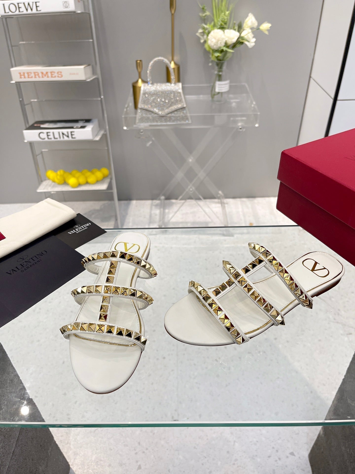 VT 26s Rockstud Flat Sandals White Sheepskin 714934