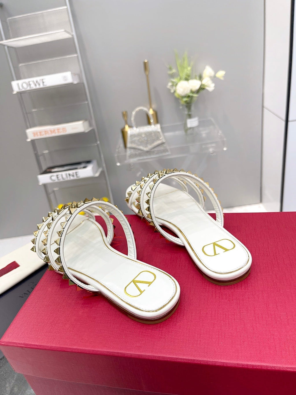 VT 26s Rockstud Flat Sandals White Sheepskin 714934