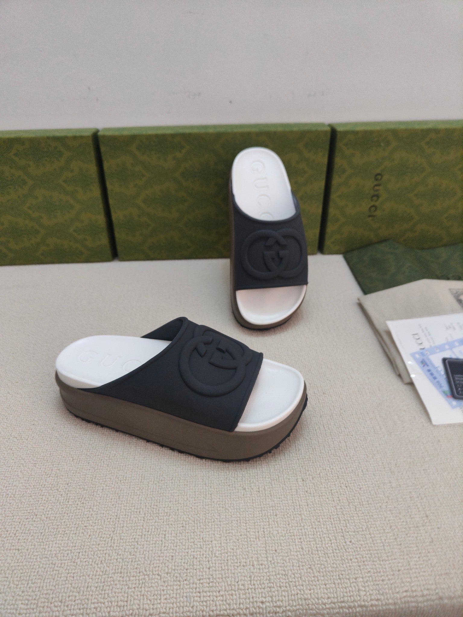 GG Lide Sandal With Interlocking Black Rubber 788131