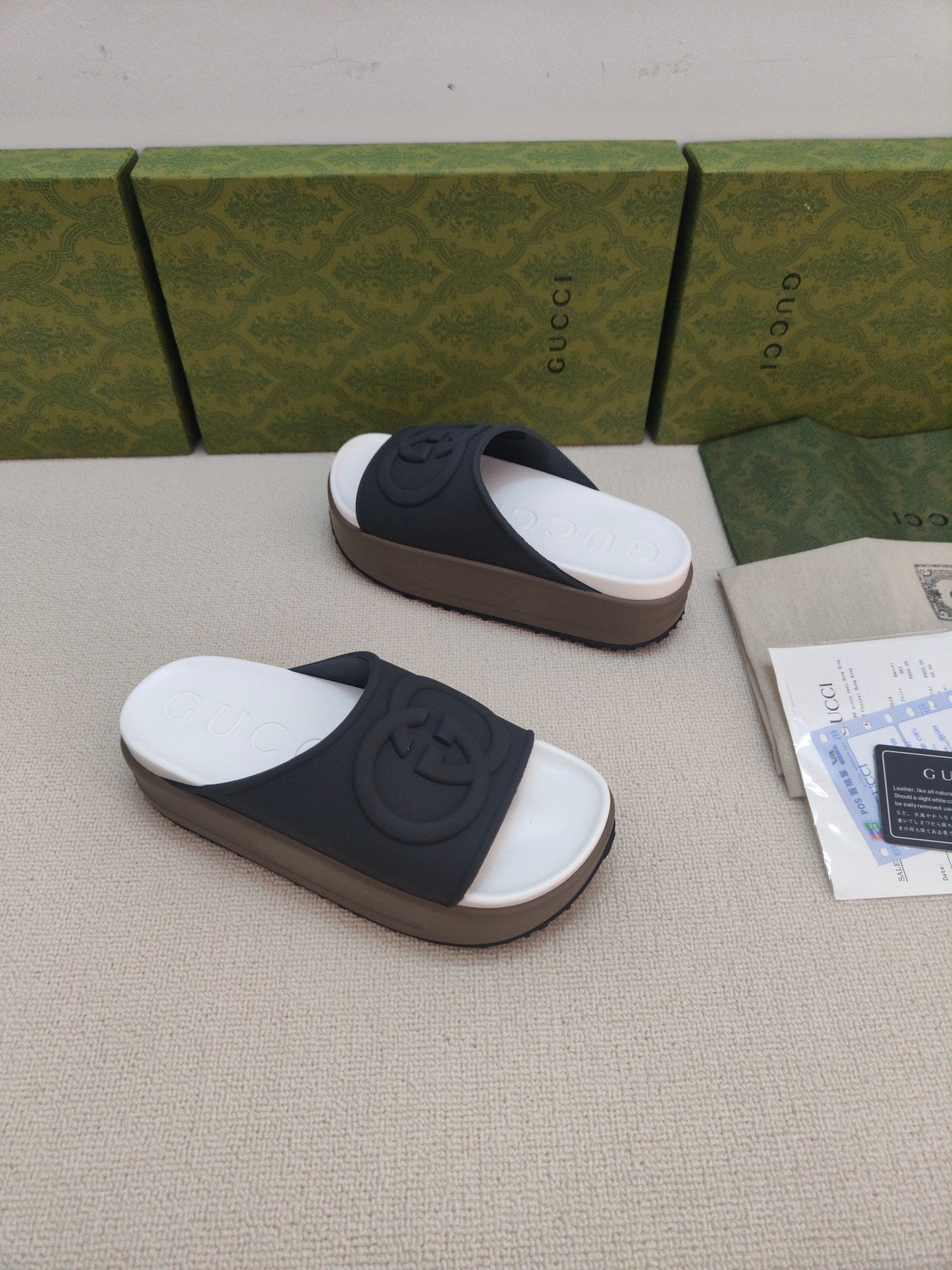 GG Lide Sandal With Interlocking Black Rubber 788131
