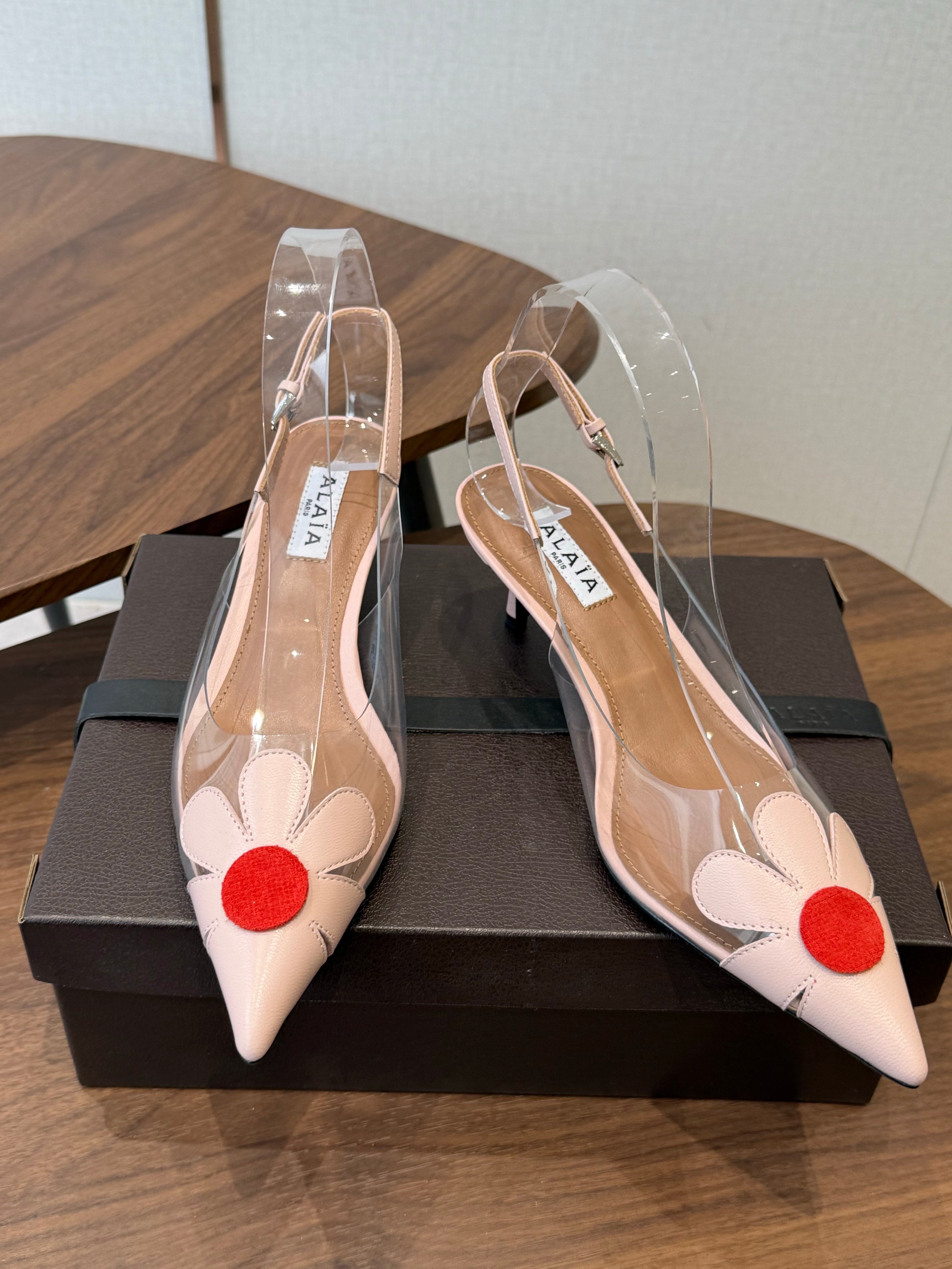 Alaia Daisy Slingback Pumps 55mm Cowhide Clear PVC 889950