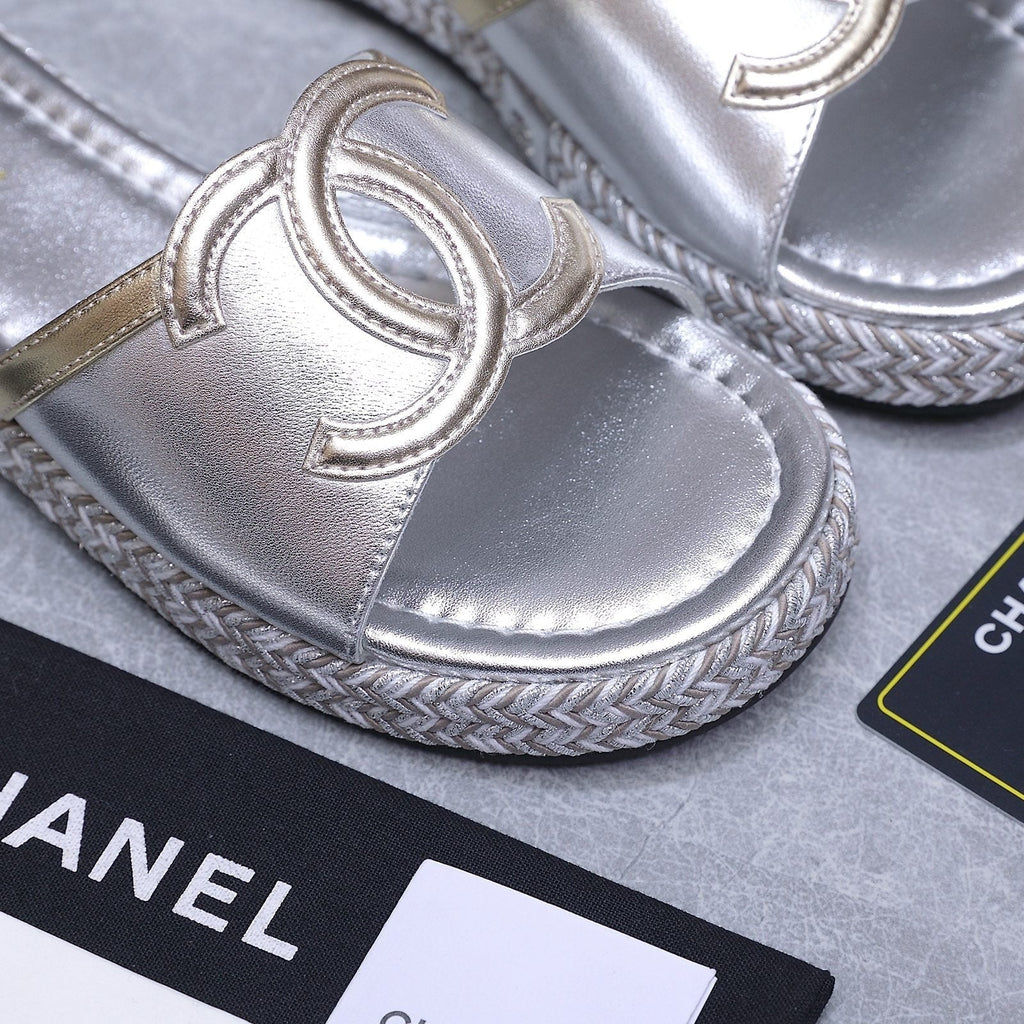 CC 2026 Slippers Silver Sheepskin 758398