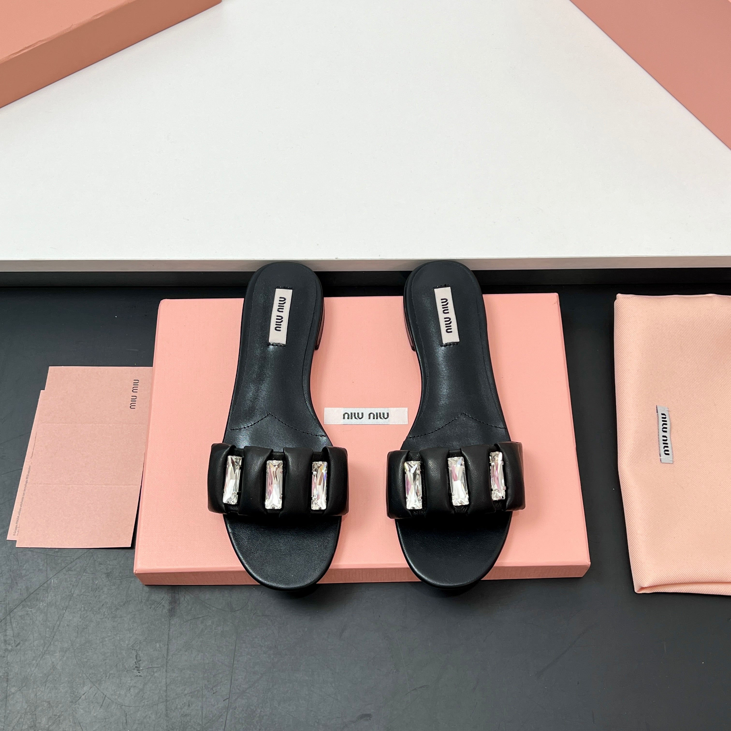 Miu 10mm Slipper with diamonds black leather 223454