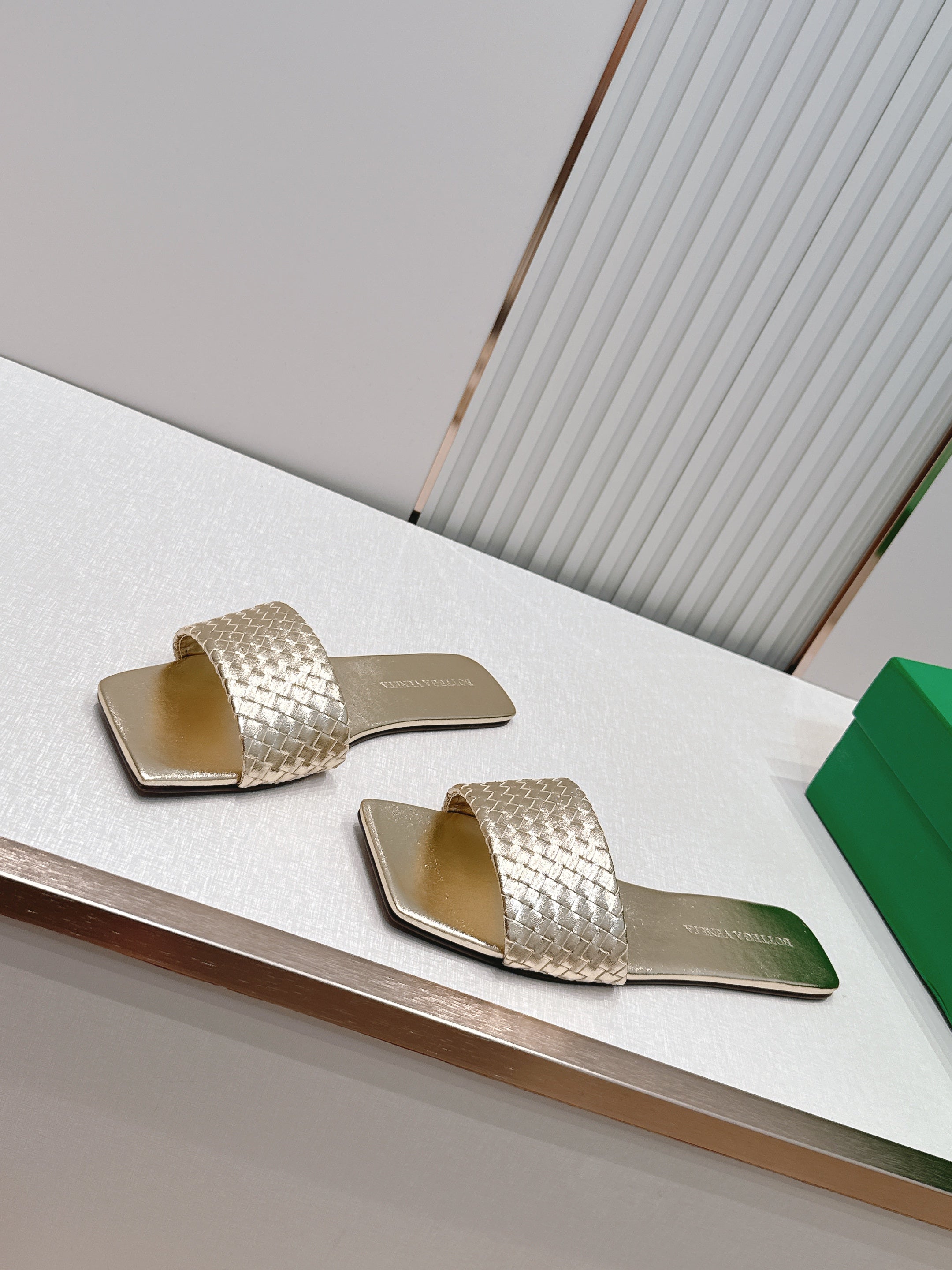 BV Parco Slide Gold Intrecciato Woven Leather 7980445