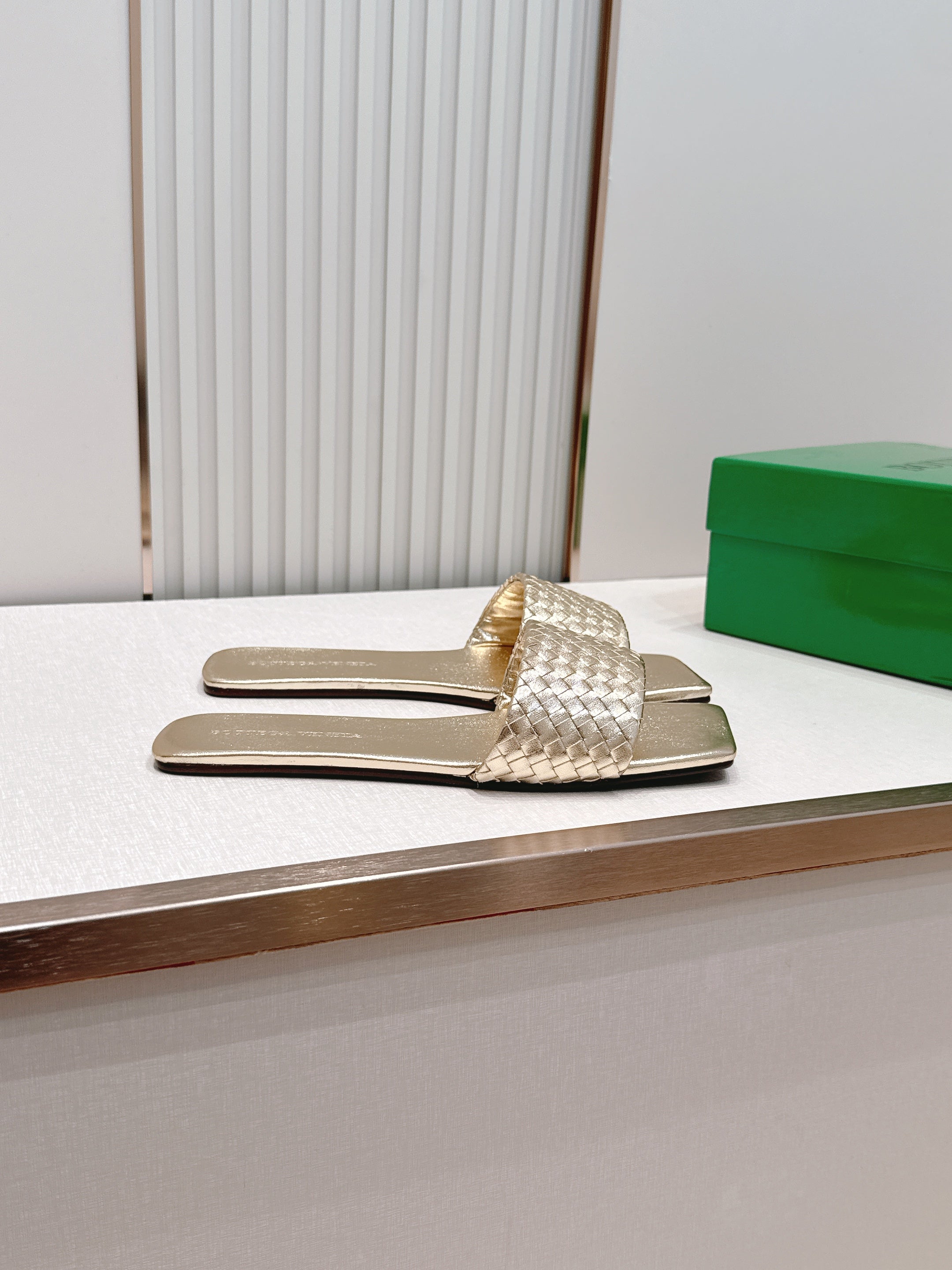 BV Parco Slide Gold Intrecciato Woven Leather 7980445