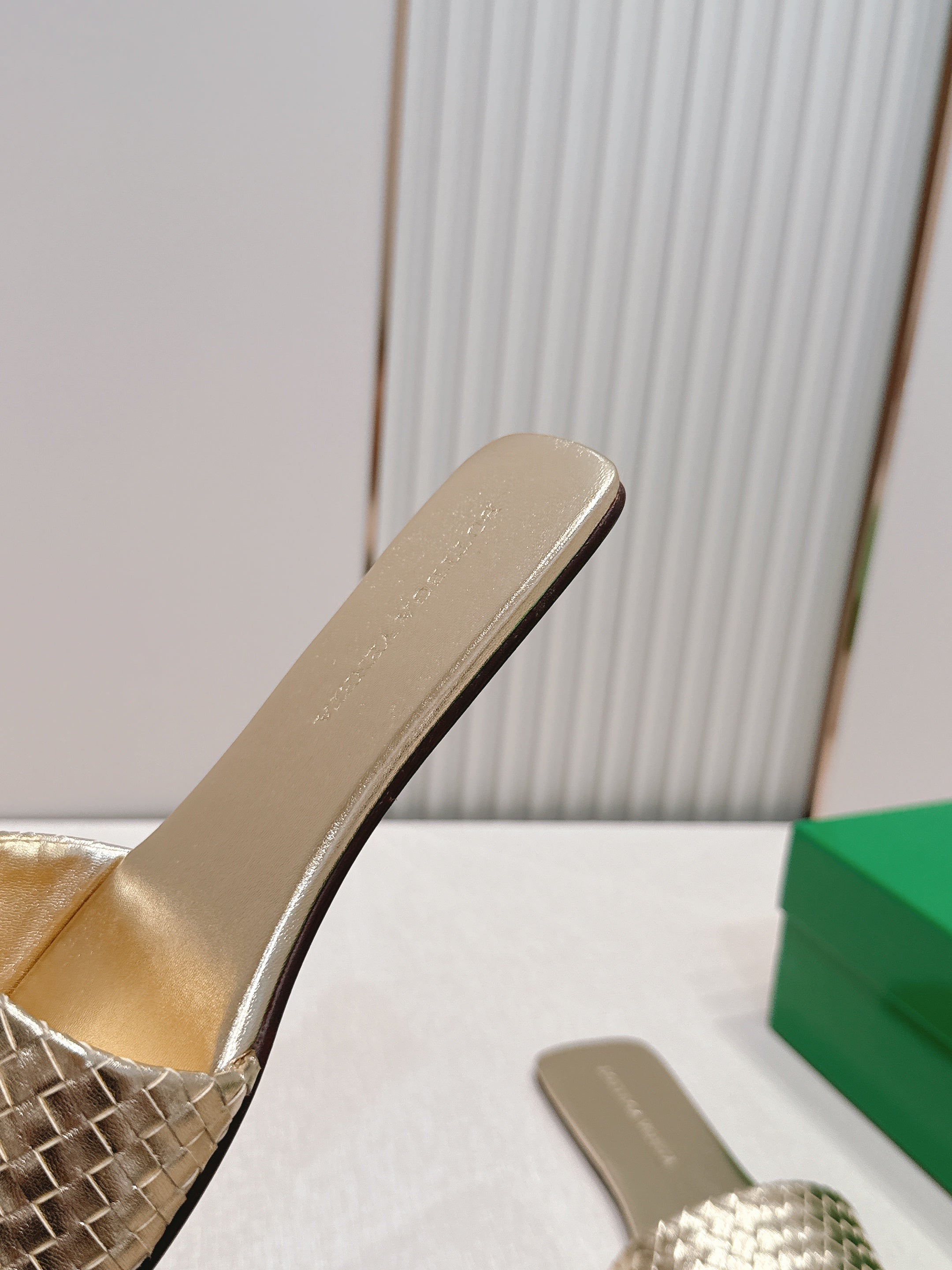 BV Parco Slide Gold Intrecciato Woven Leather 7980445